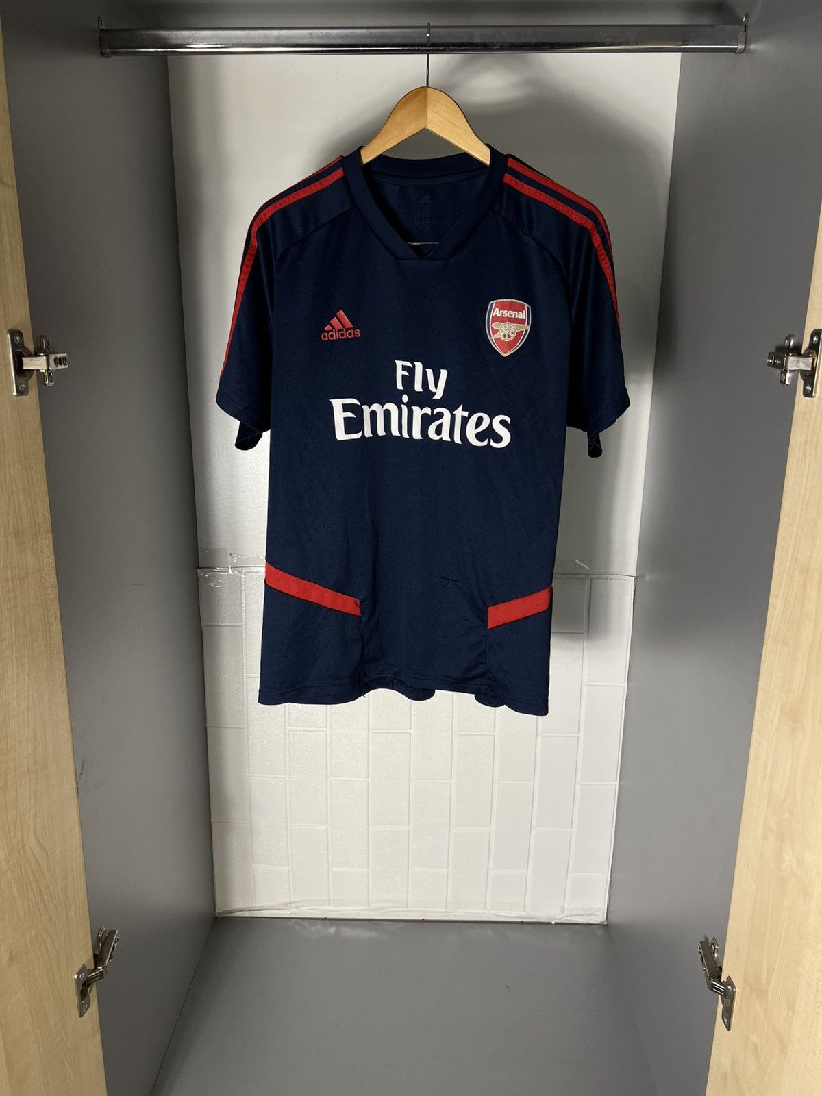 Adidas VINTAGE ADIDAS FC ARSENAL LONDON ENGLAND SOCCER JERSEY RETRO Size US XL / EU 56 / 4 - 1 Thumbnail