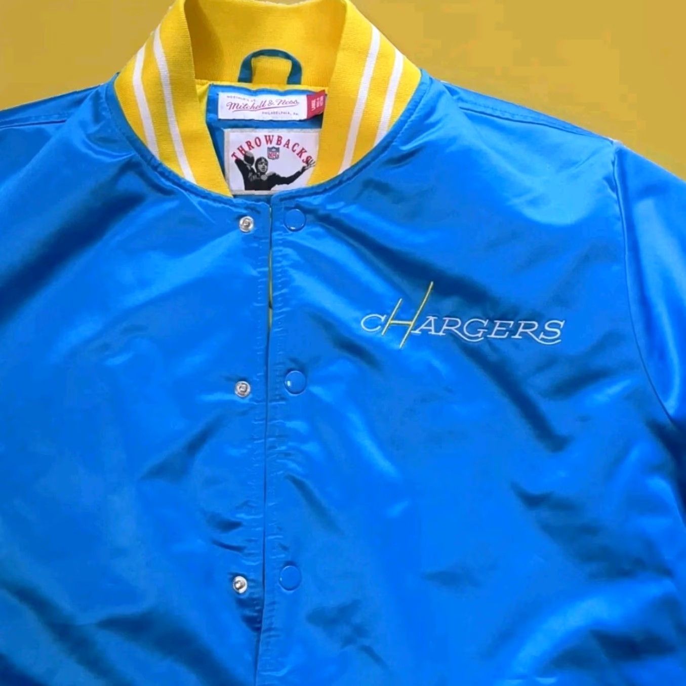 Mitchell & Ness Mitchell & Ness Los Angeles Chargers Throwback Jacket L Varsity Jacket Blue NFL Retro Football Men Chest 46" Logo Pockets Band Collar Button Coat Size US L / EU 52-54 / 3 - 2 Thumbnail