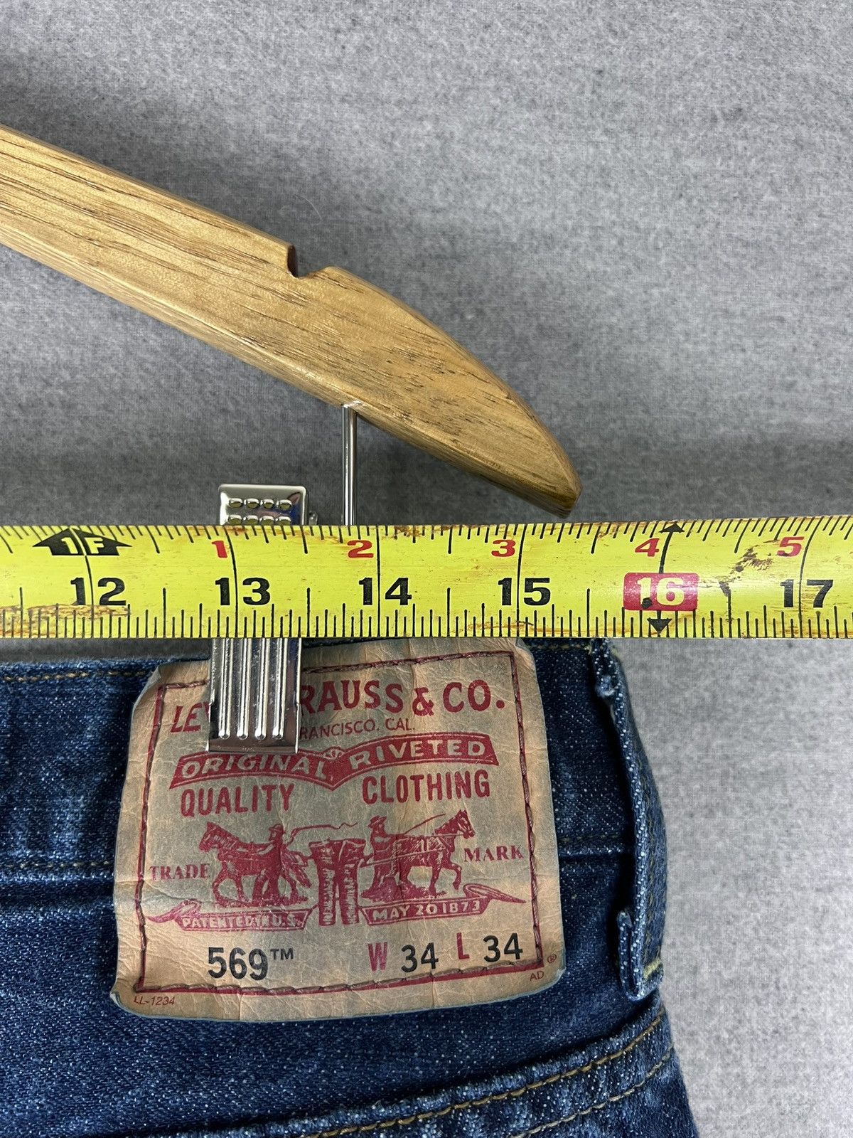 Levi's Vintage Levis Jeans Mens 34x34 (Fits 30x31) 569 Baggy Size US 30 / EU 46 - 5 Thumbnail