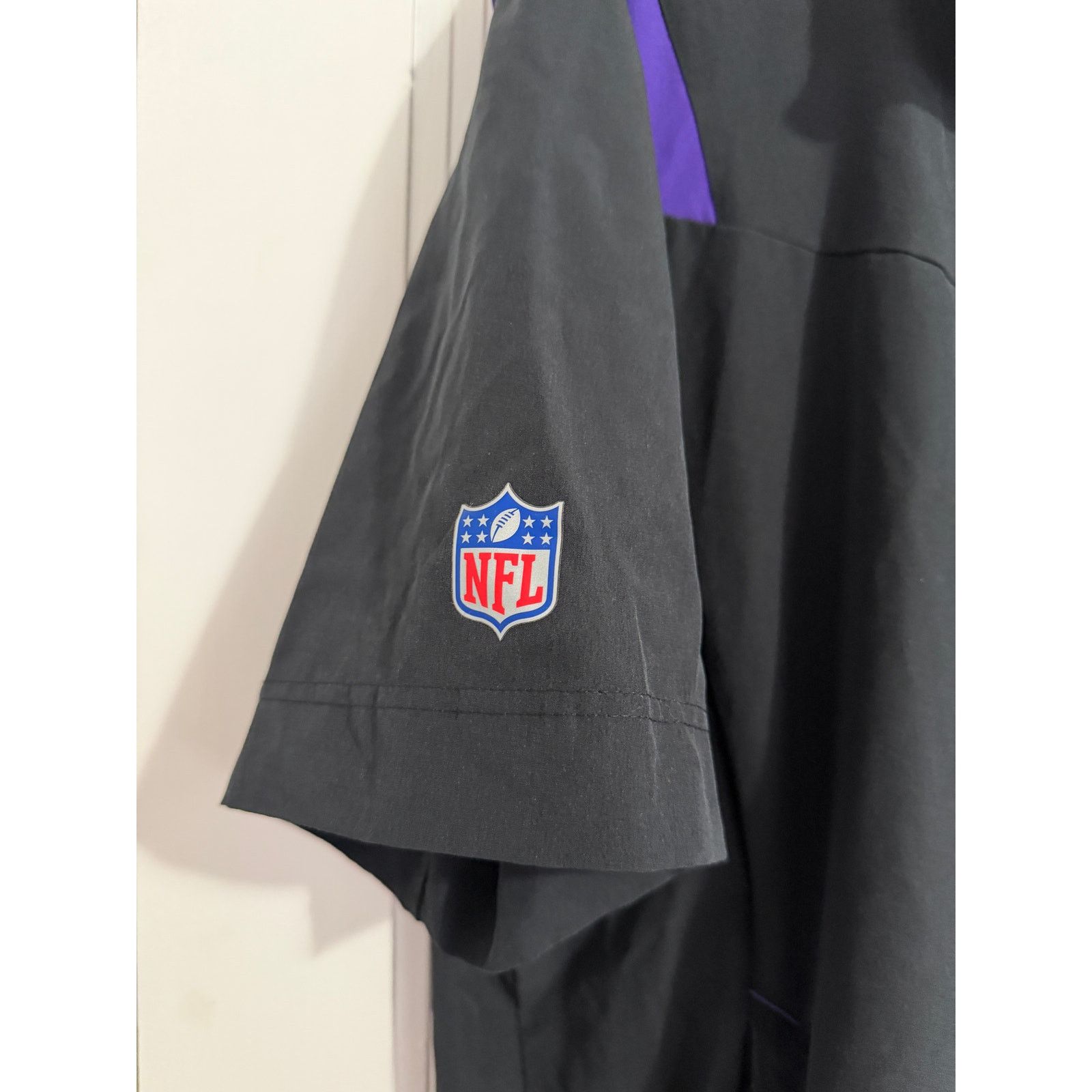 Nike Minnesota Vikings Nike Short-Sleeve Windbreaker Size XL Size US XL / EU 56 / 4 - 4 Thumbnail