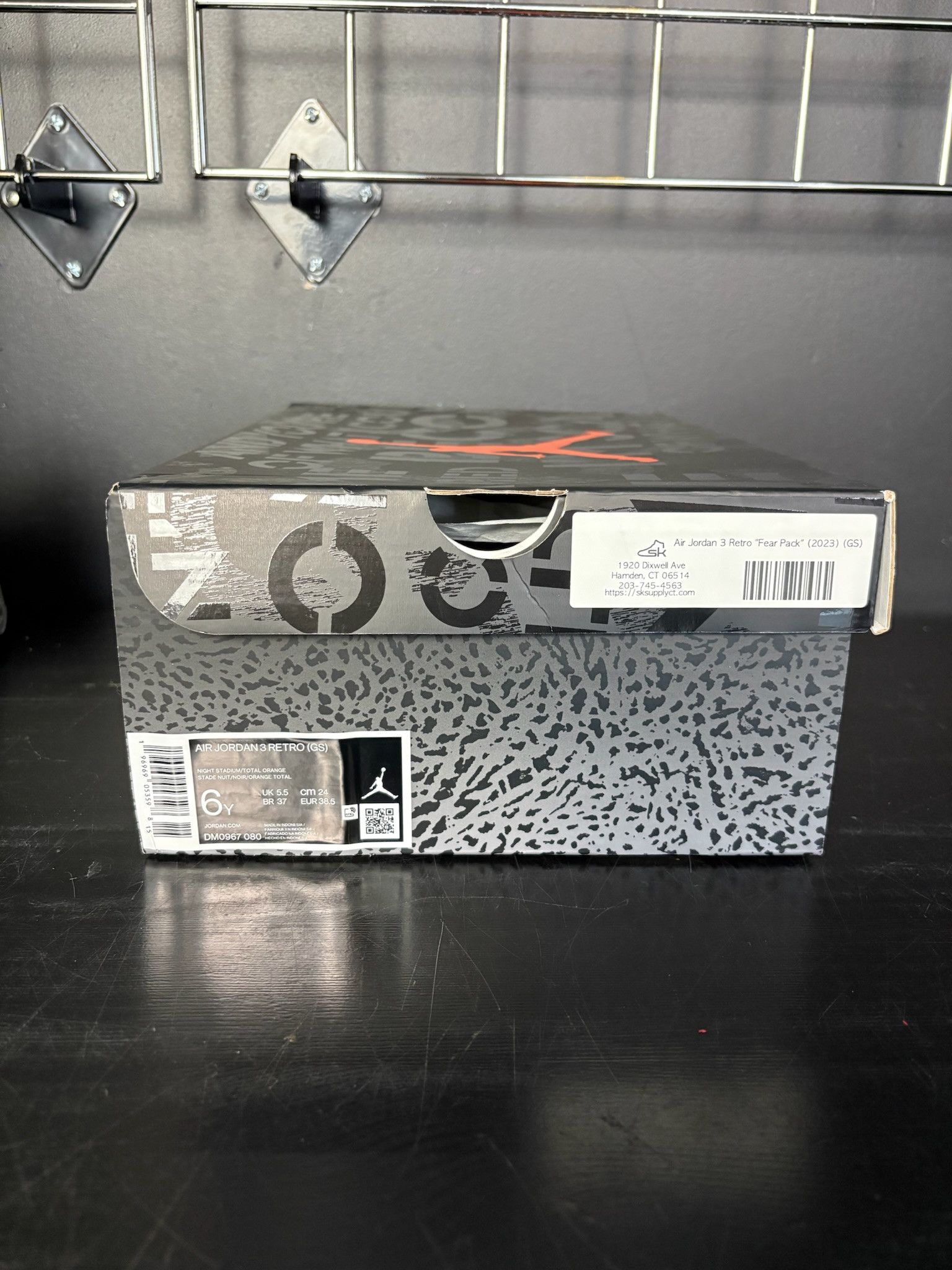 Jordan Brand Air Jordan 3 Retro "Fear Pack" (2023) (GS) - Size 6 Size US 6 / EU 39 - 6 Thumbnail