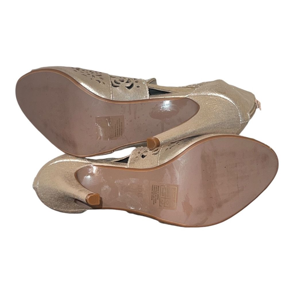 The Unbranded Brand Women's Touch Ups Gold heeled sandals size 10 Size US 10 / IT 40 - 6 Thumbnail