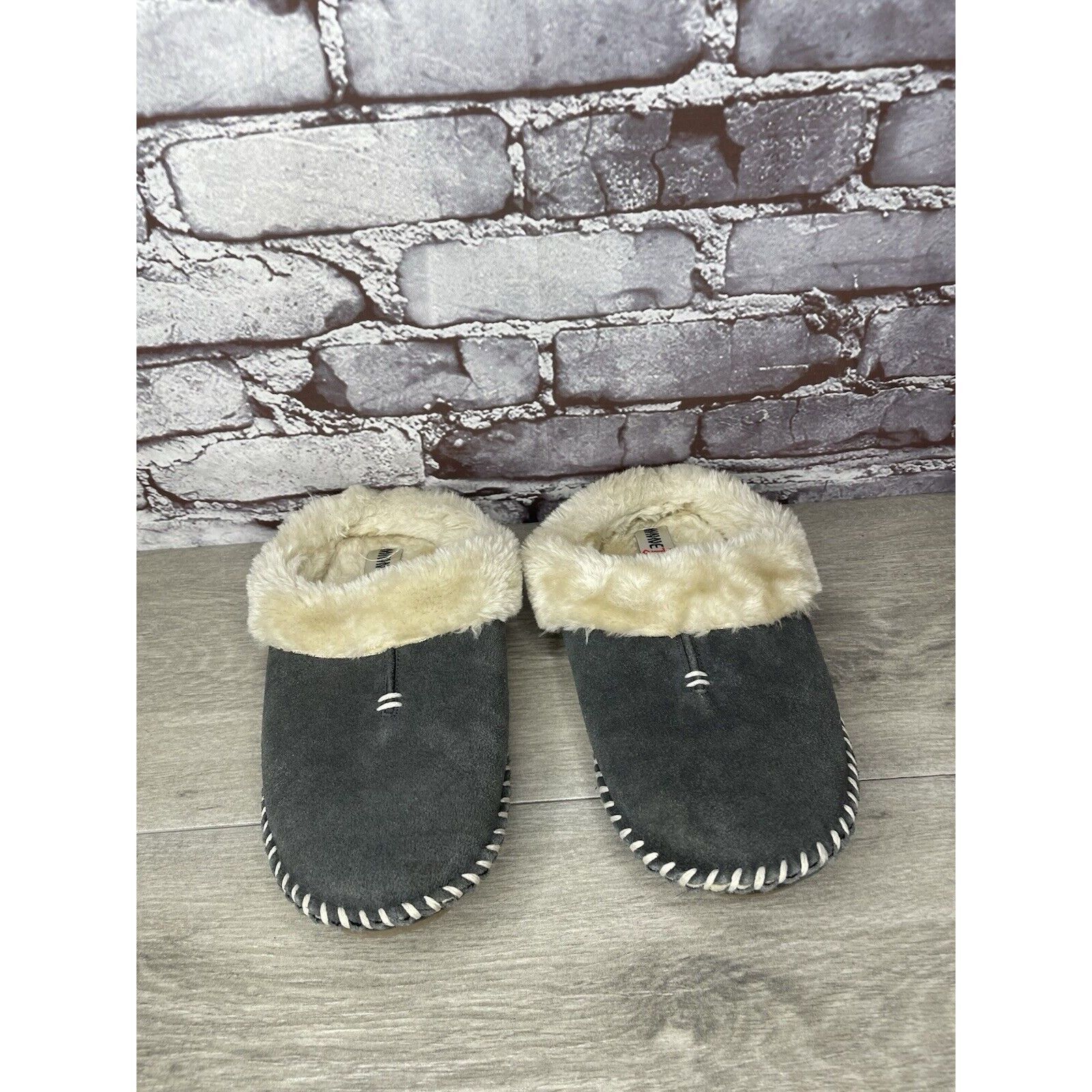 Minnetonka Minnetonka 40914 Gray Suede Leather Fur Slip On Slippers Wom Size US 7 / IT 37 - 3 Thumbnail