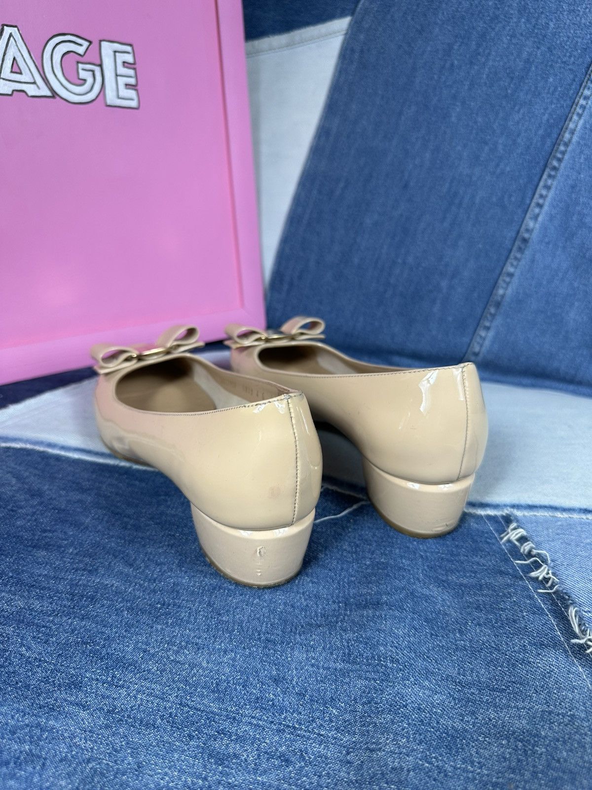 Salvatore Ferragamo Salvatore Ferragamo Vara Pump Heel Bow Beige Patent Leather Size US 6.5 / IT 36.5 - 4 Thumbnail
