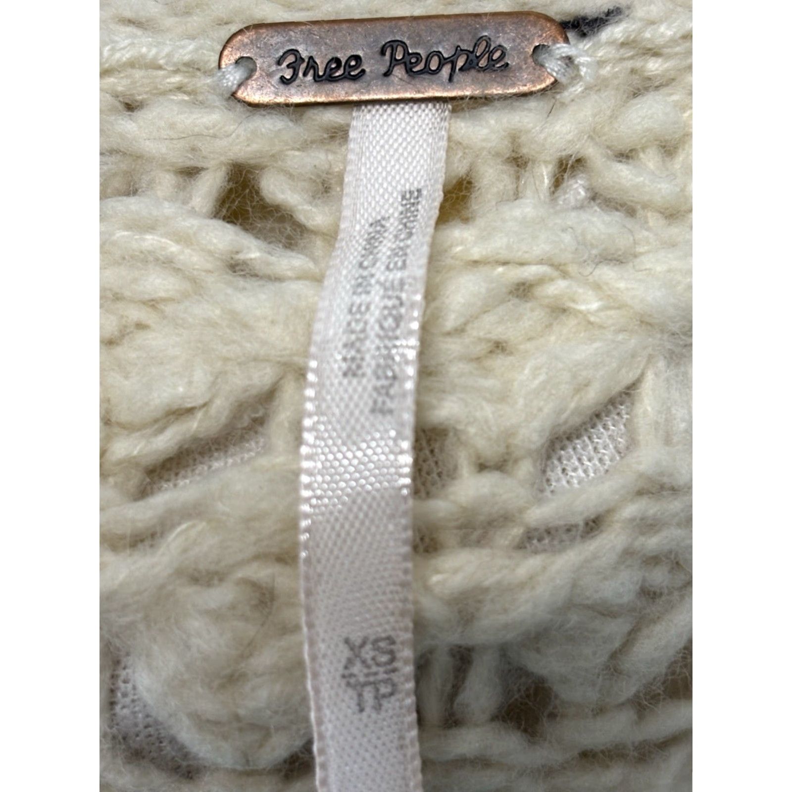 Free People VINTAGE Free People Sweater Pullover Women's XS Ivory Chunky Knit Tunic Long Sleeve V-Neck Size XS / US 0-2 / IT 36-38 - 6 Thumbnail