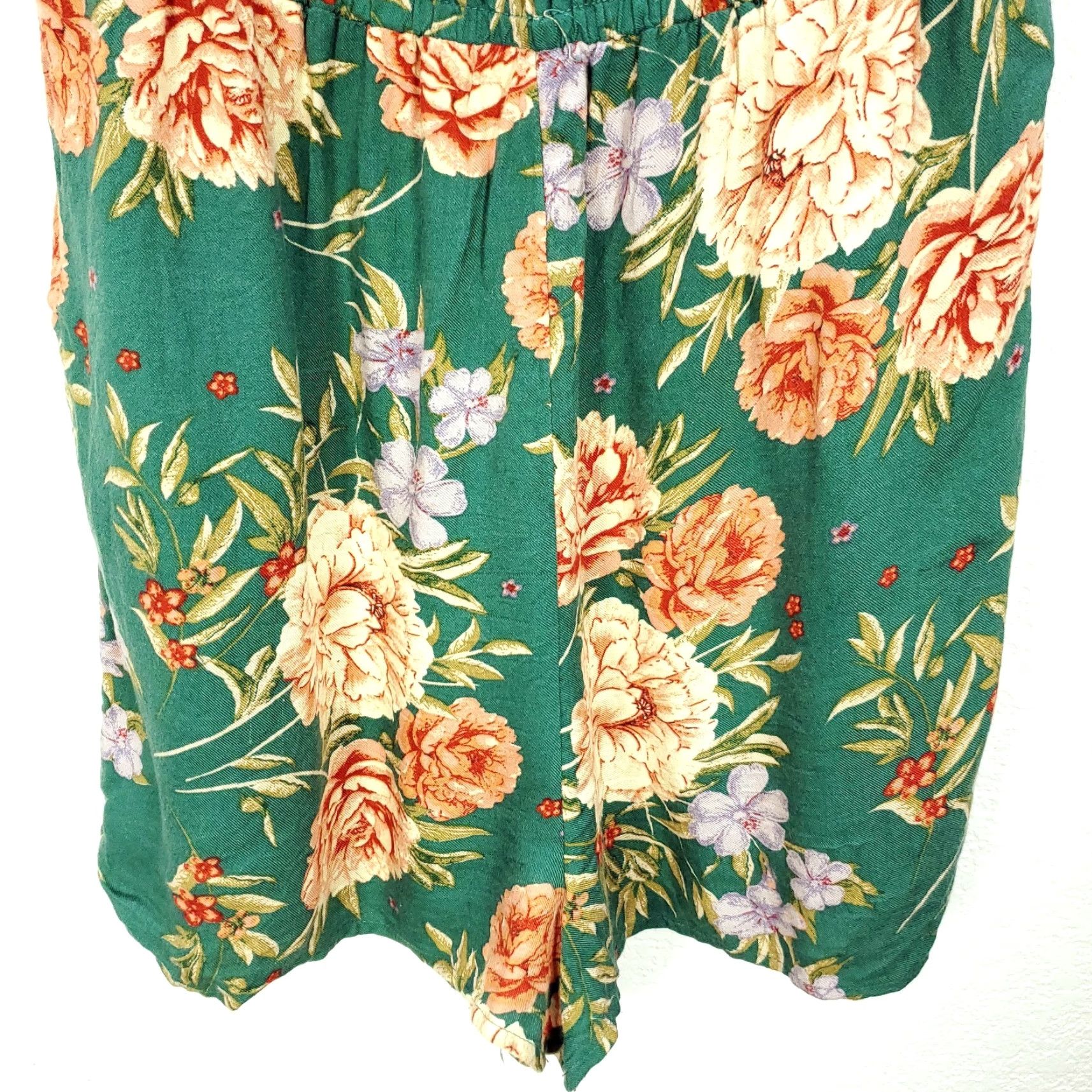 American Eagle Outfitters Women's American Eagle Romper Green Puff Sleeve Floral Sz S - Green Yellow One-Piece Casual Party/Cocktail Bohemian Floral Sleeve Puff Womens Size S Size 28" / US 6 / IT 42 - 4 Thumbnail