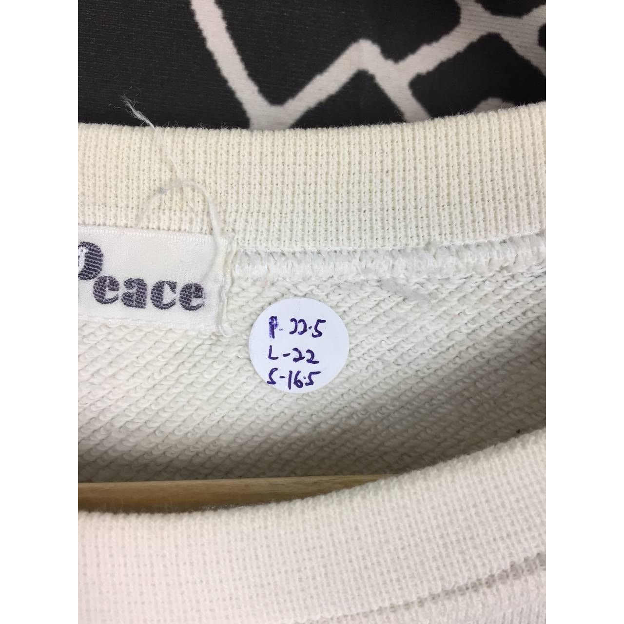 Vintage Vtg Distressed Peace On The Earth Boxy Fit Sweatshirt Size US M / EU 48-50 / 2 - 19 Thumbnail