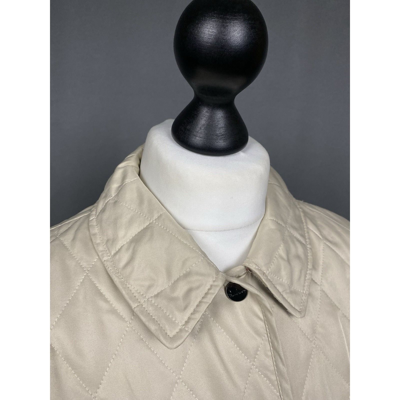 Burberry Burberry Nova Check Lining Women's Beige Quilted Jacket Size Size S / US 4 / IT 40 - 7 Thumbnail