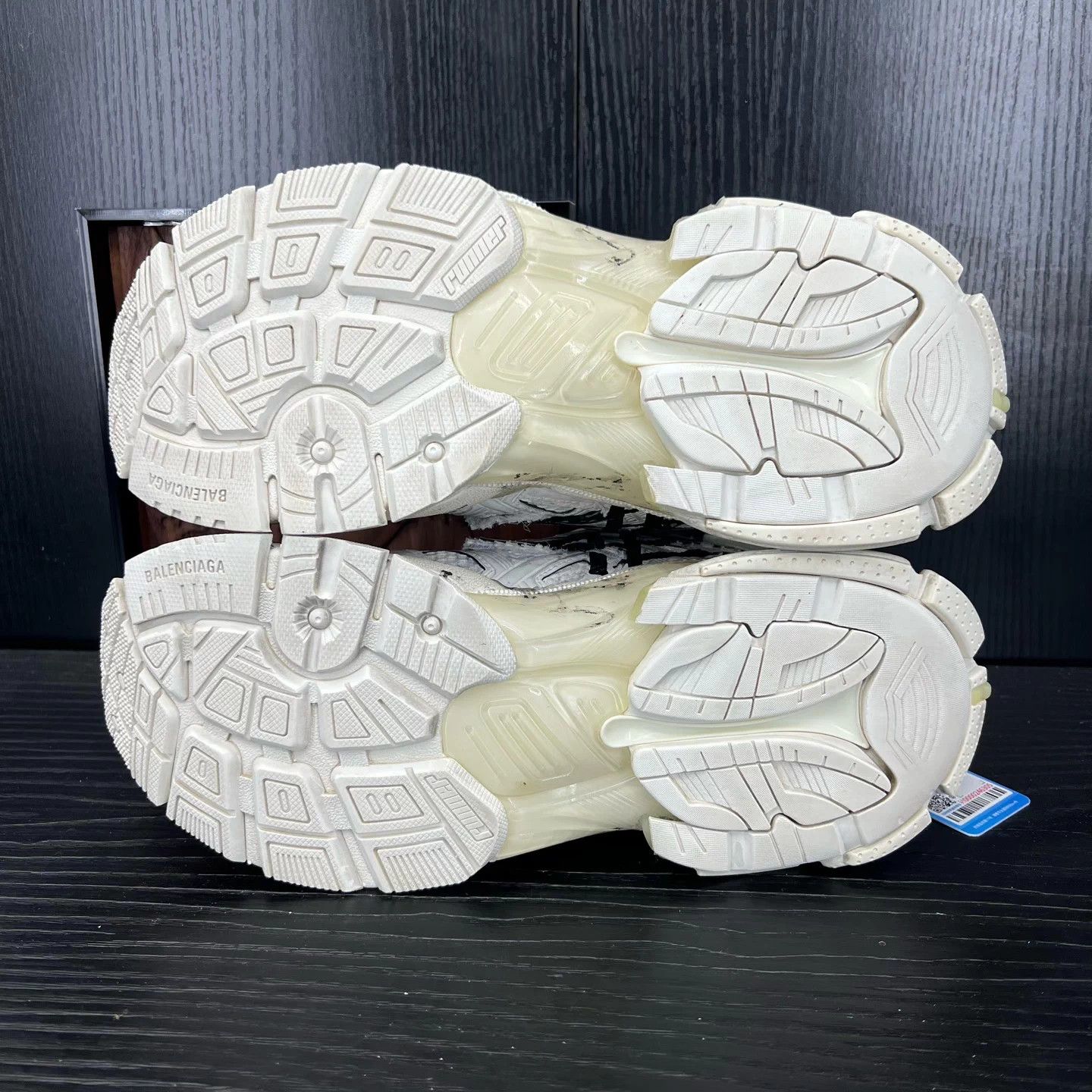 Balenciaga Balenciaga Runner Distressed Black & White Like New Size US 6 / EU 39 - 6 Thumbnail