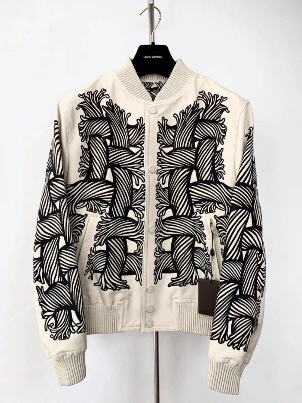 Louis Vuitton Louis Vuitton Graphic Bomber Jacket Size L Size US L / EU 52-54 / 3 - 1 Thumbnail