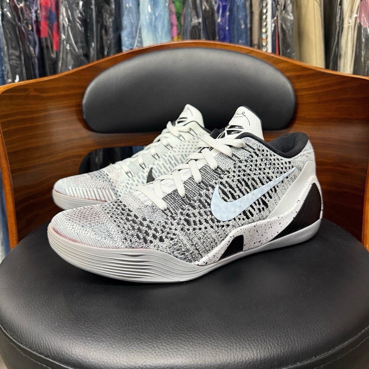 Nike Nike KOBE9 White Lowtop Sneakers 43 Men Size US 10 / EU 43 - 1 Thumbnail