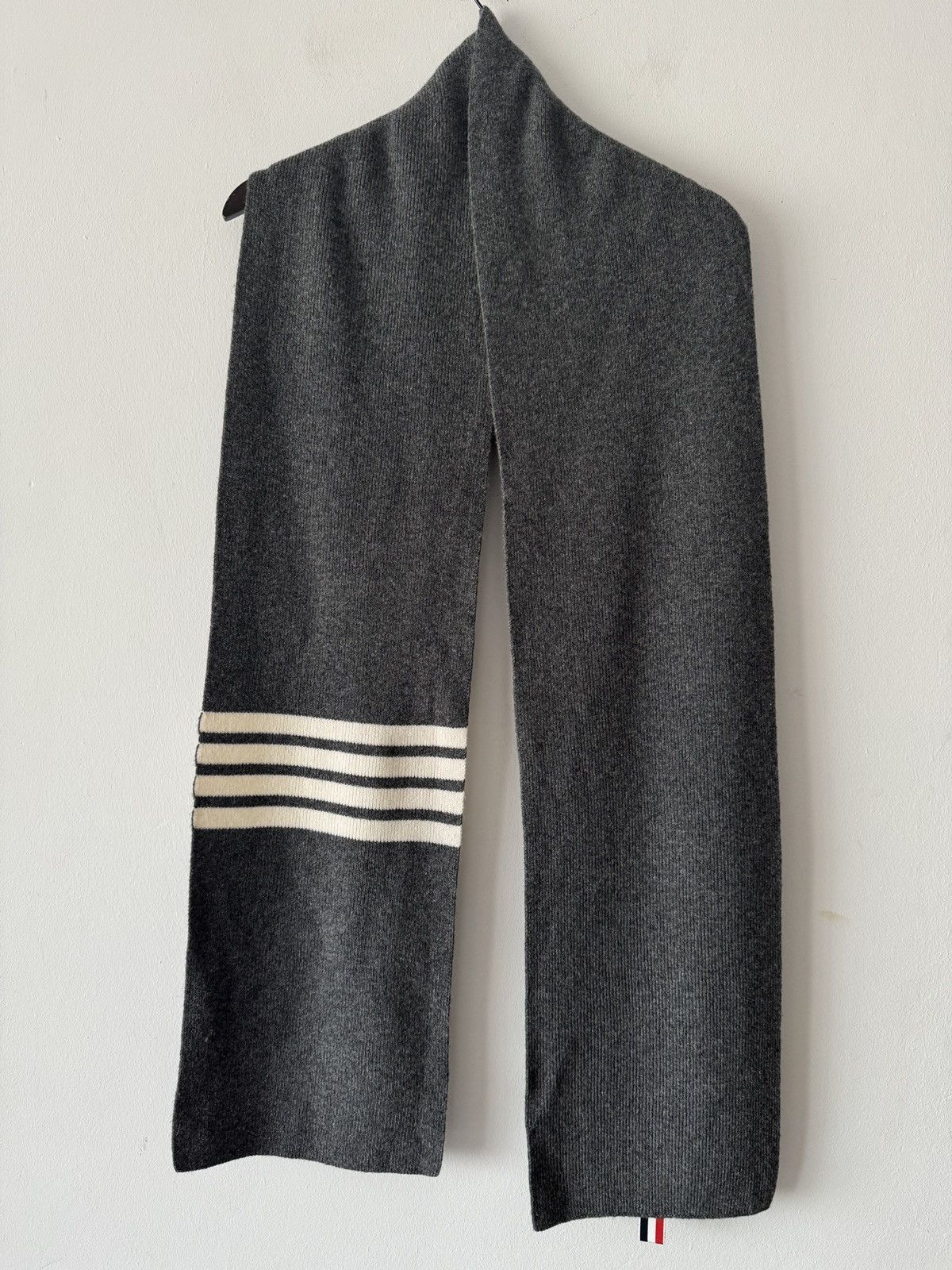 Thom Browne 🔥🔥 Thom Browne Grey 4-bar Stripe Cashmere Scarf Size ONE SIZE - 2 Thumbnail