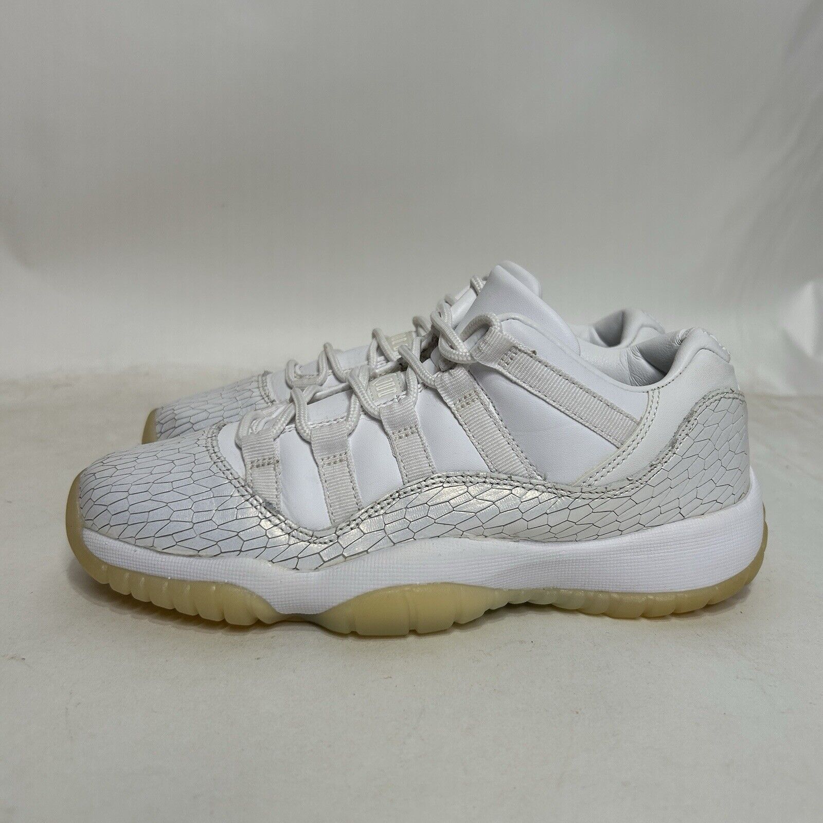 Jordan Brand Nike Air Jordan 11 Retro Low Premium GS “Frost White” 2024 Size US 6.5 / IT 36.5 - 6 Thumbnail