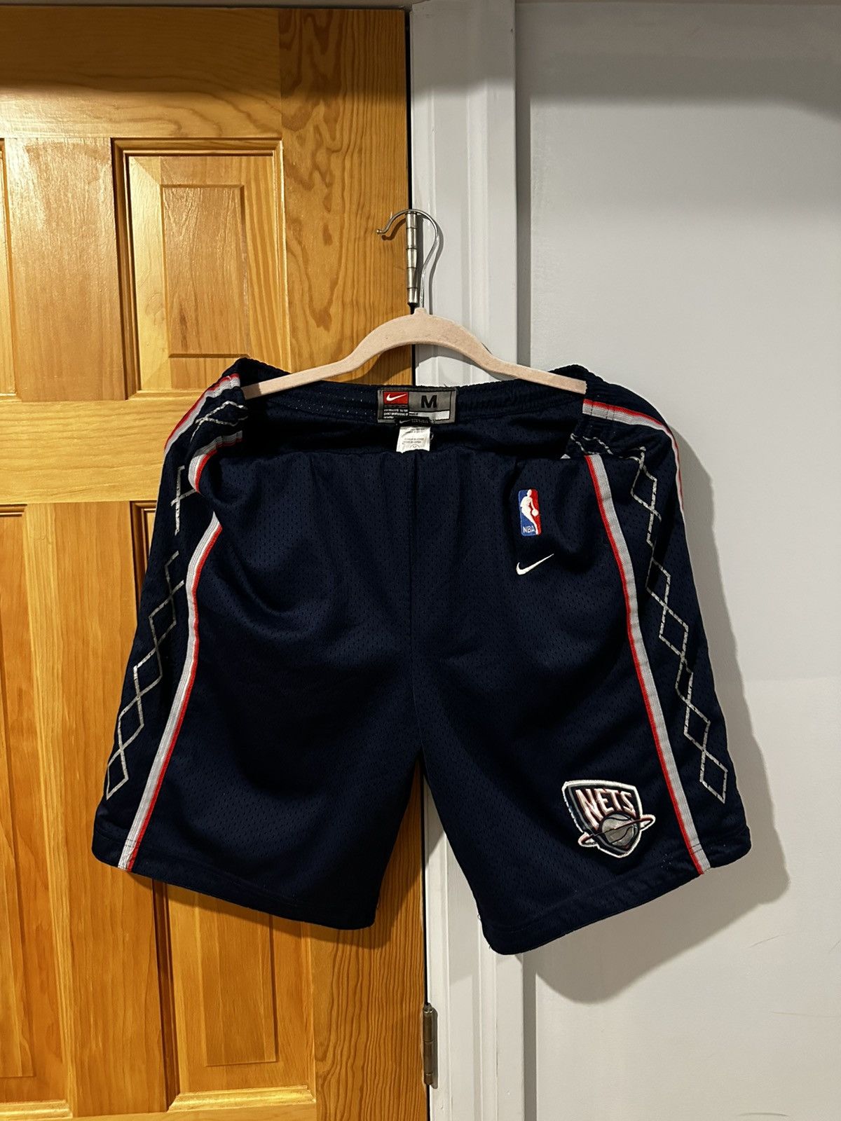 Nike Vintage Nike Brooklyn Nets Shoets Size US 32 / EU 48 - 1 Thumbnail