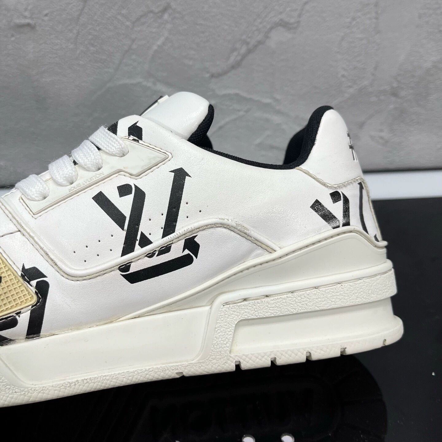 Louis Vuitton LV Trainer B/W AOP UK7/41 98 New Light Use Size US 7 / EU 40 - 6 Thumbnail
