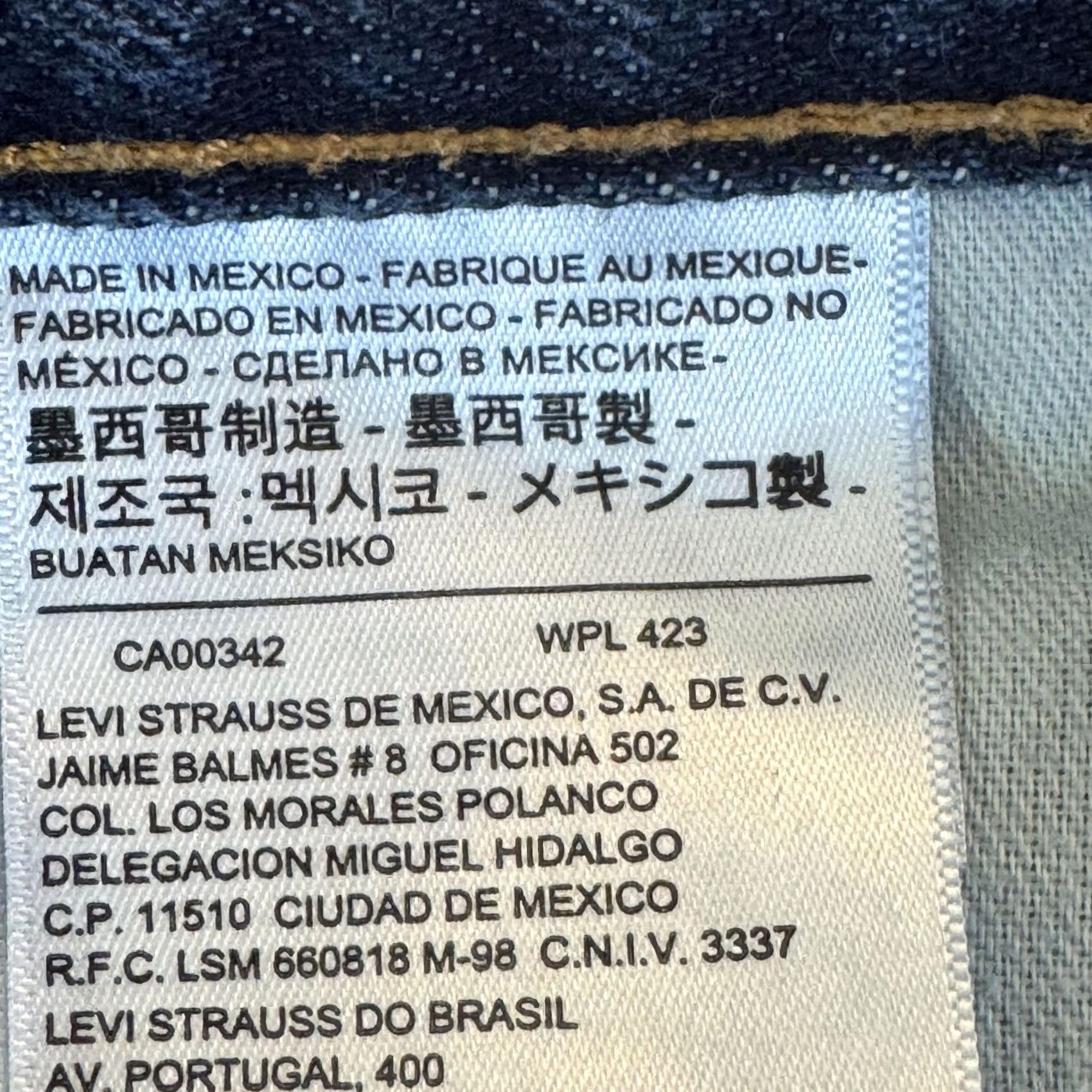 Levi's VINTAGE Levis 505 Jeans Mens 40x32 Blue Regular Fit Straight Leg Denim Zip Fly Size US 40 / EU 56 - 4 Thumbnail
