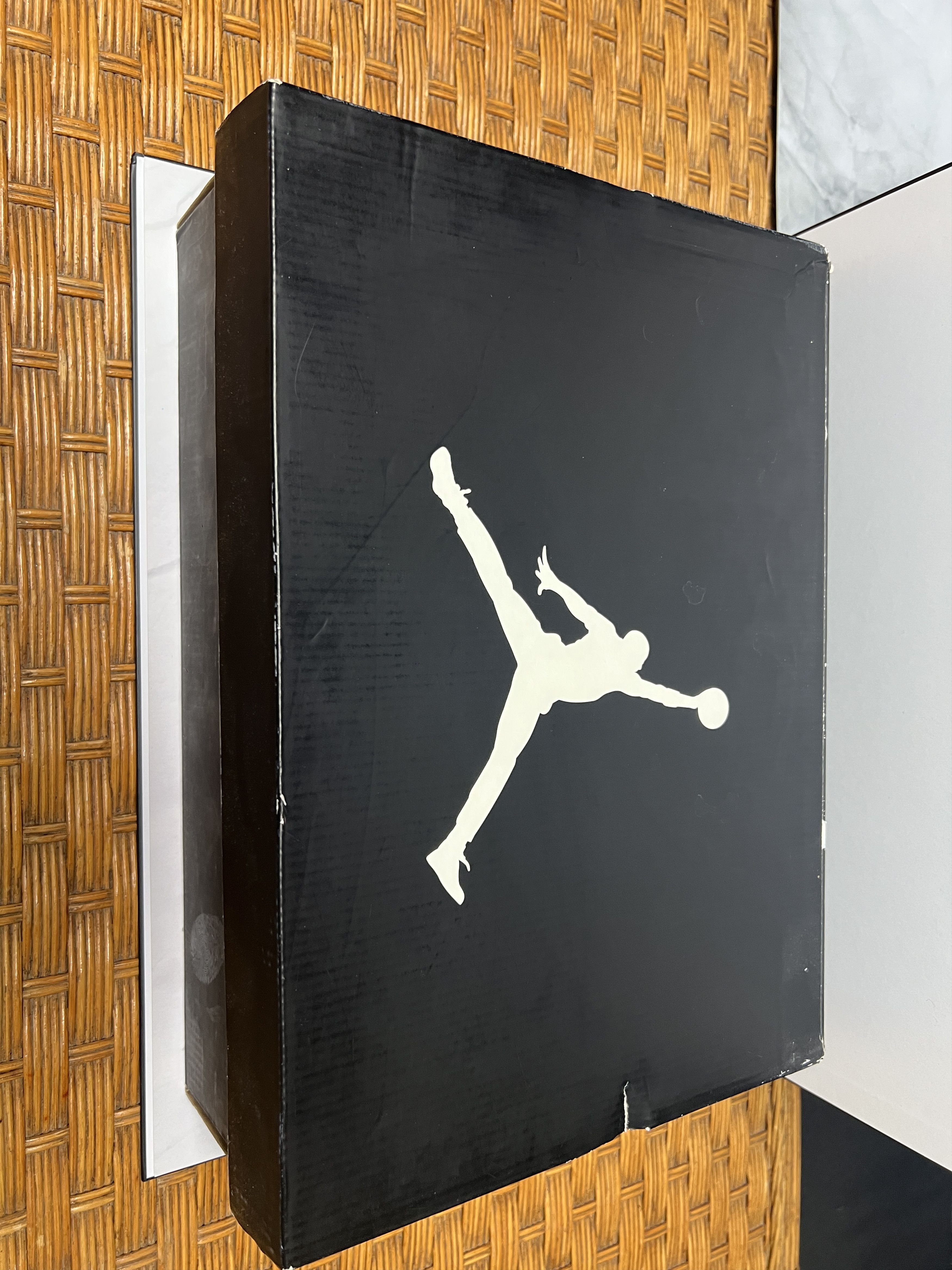 Jordan Brand Air Jordan 12 Playoffs (2012) Size US 9.5 / EU 42-43 - 10 Thumbnail