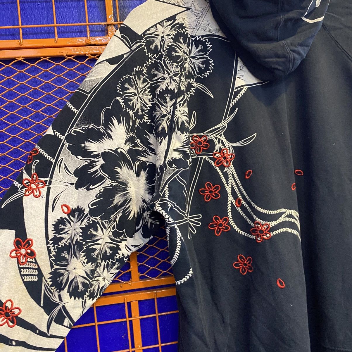 Karakuri Tamashii Vintage Karakuri Tamashi Japanese Brand Sweatshirt Hoodie Size US XL / EU 56 / 4 - 7 Thumbnail