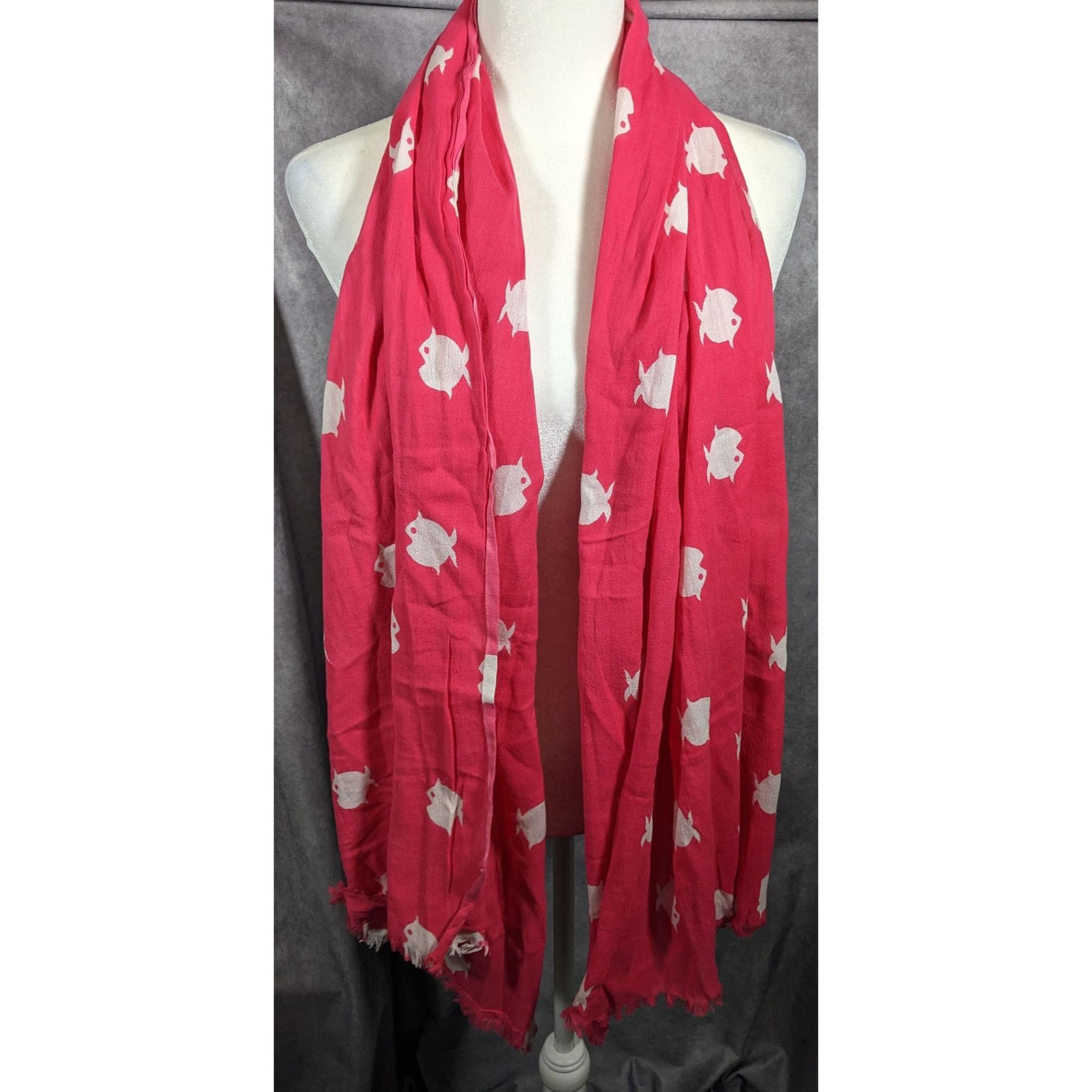 Banana Republic Banana Republic White And Pink Fish Scarf Size ONE SIZE - 6 Thumbnail