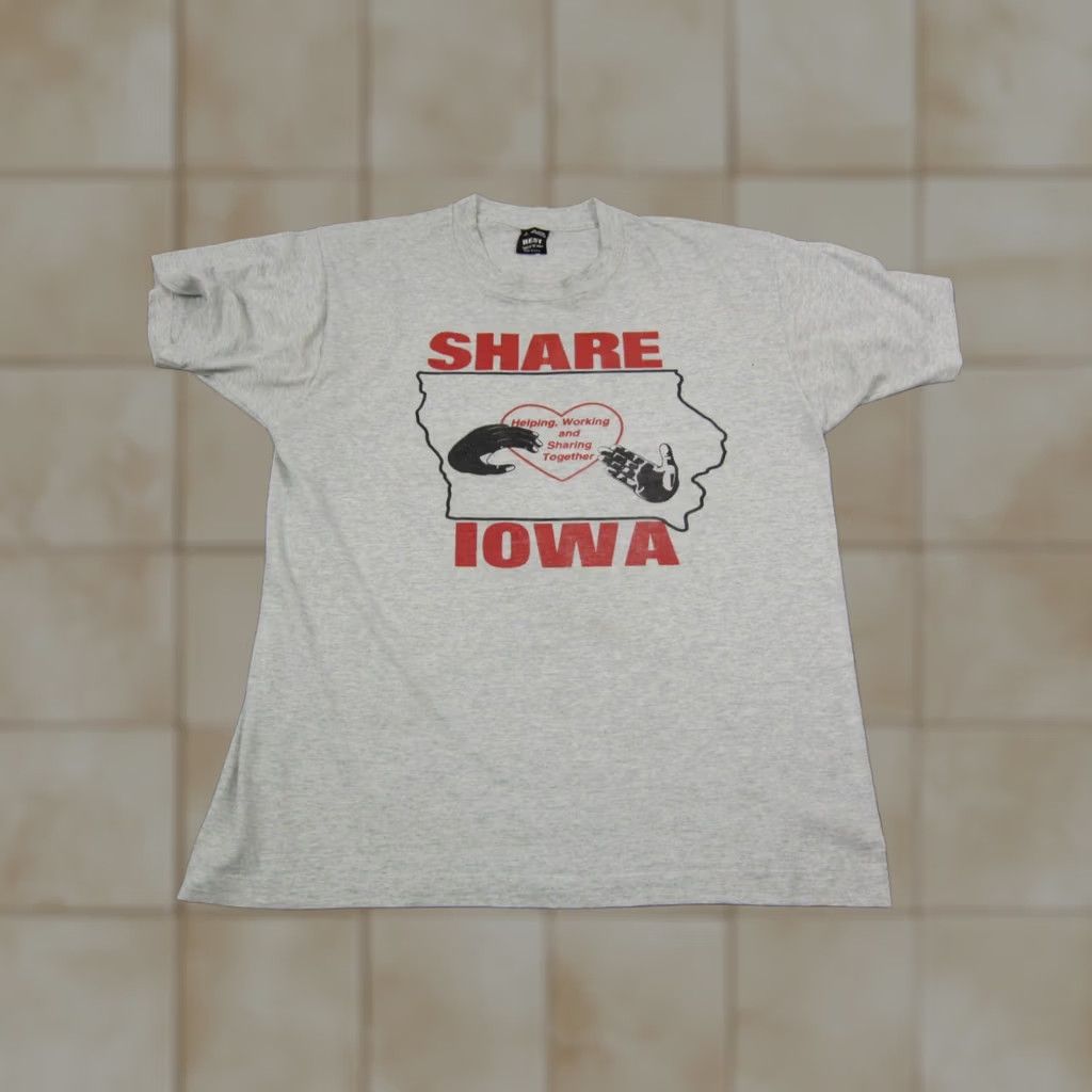 Fruit Of The Loom VIntage Helping Hands Shirt Adult Large Gray Iowa Share Made in USA 80s 90s Size US L / EU 52-54 / 3 - 1 Thumbnail