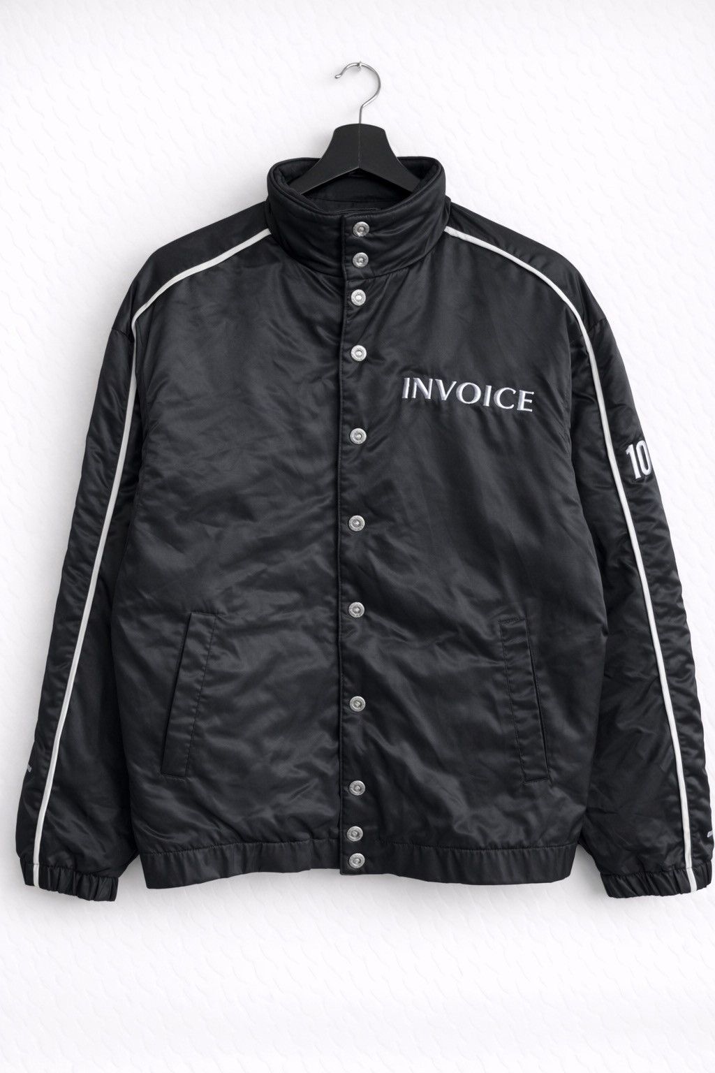 Nike Nike “INVOICE” Black Padded Team Jacket Vintage Sportswear Size US L / EU 52-54 / 3 - 1 Thumbnail