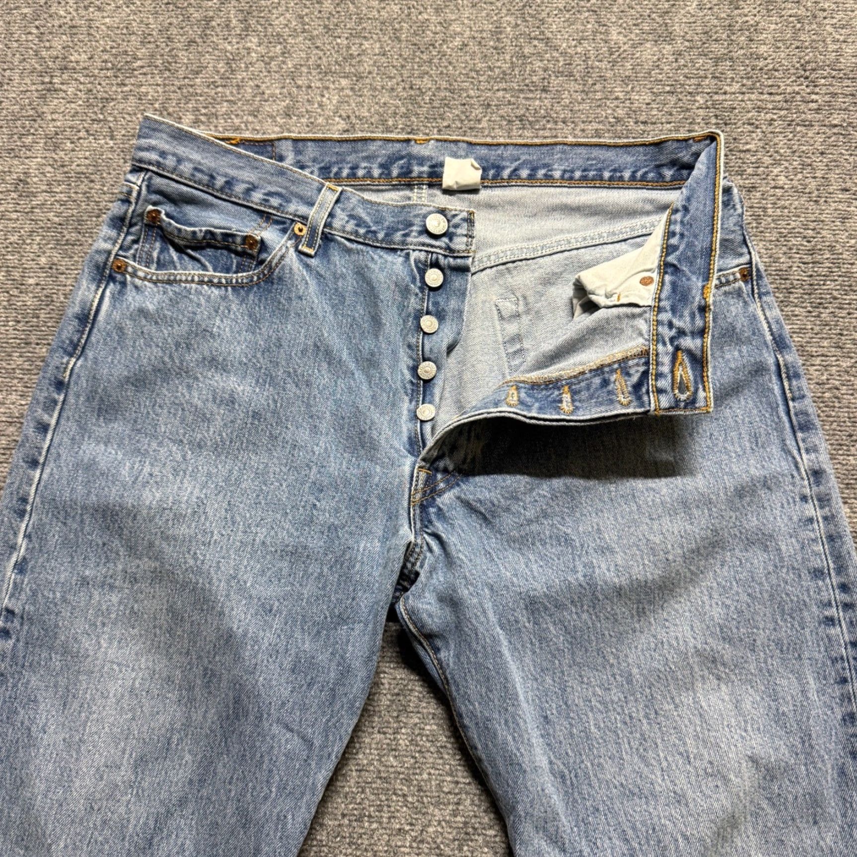 Levi's VINTAGE Levi's 501 Jeans Men 36x28 Light Blue Wash Straight Regular Inseam 28 Fly Button Paper Tag Cotton Cap Size US 36 / EU 52 - 2 Thumbnail