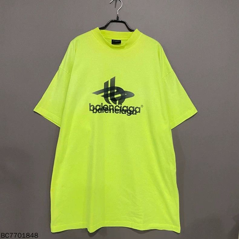 Balenciaga Balenciaga Yellow Overlap Short Sleeve Size US L / EU 52-54 / 3 - 1 Thumbnail