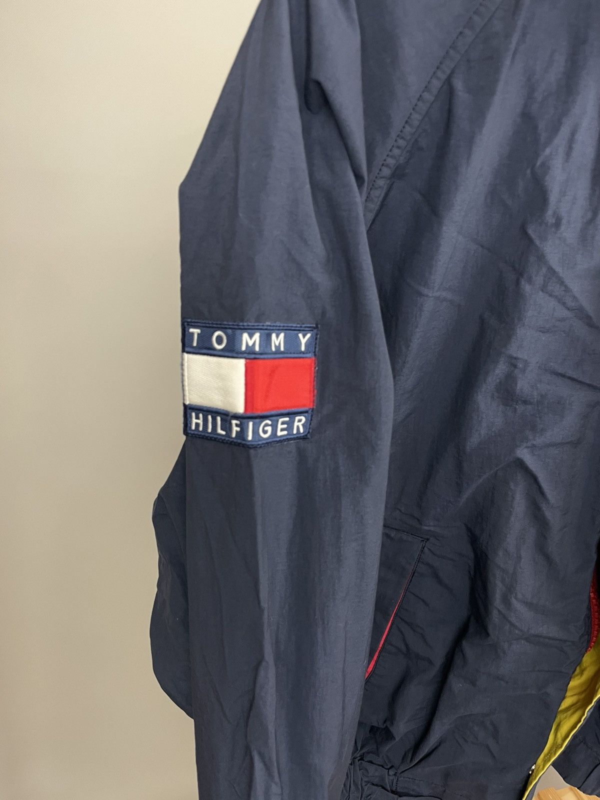 Tommy Hilfiger Vintage tommy hilfiger nylon jacket with big logo size M Size US M / EU 48-50 / 2 - 4 Thumbnail