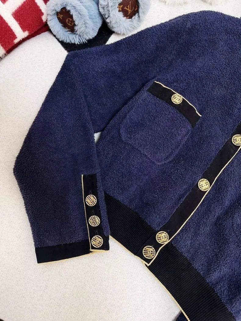 Chanel Chanel 19 Cruise Series Dark Blue Black Gold Edge Towel Tw Size S / US 4 / IT 40 - 3 Thumbnail