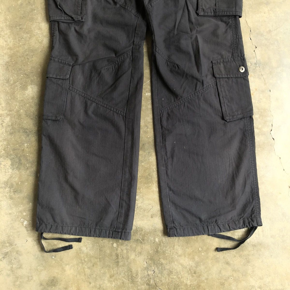 Takeo Kikuchi 2000s Takeo Kikuchi Multipocket Cargo Pants Black Designer Size US 34 / EU 50 - 5 Thumbnail