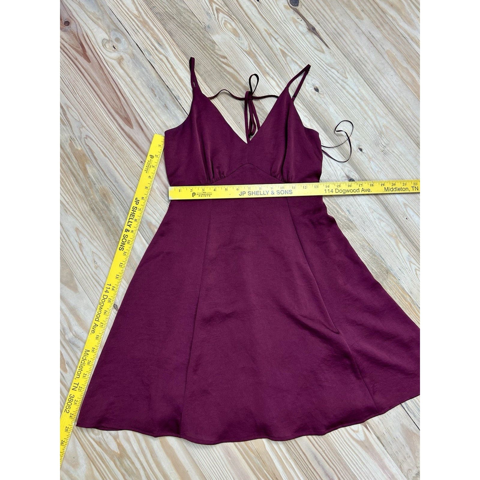 Express Express S Maroon Velvet Deep-V Back Mini Cocktail Dress. Size S / US 4 / IT 40 - 8 Thumbnail
