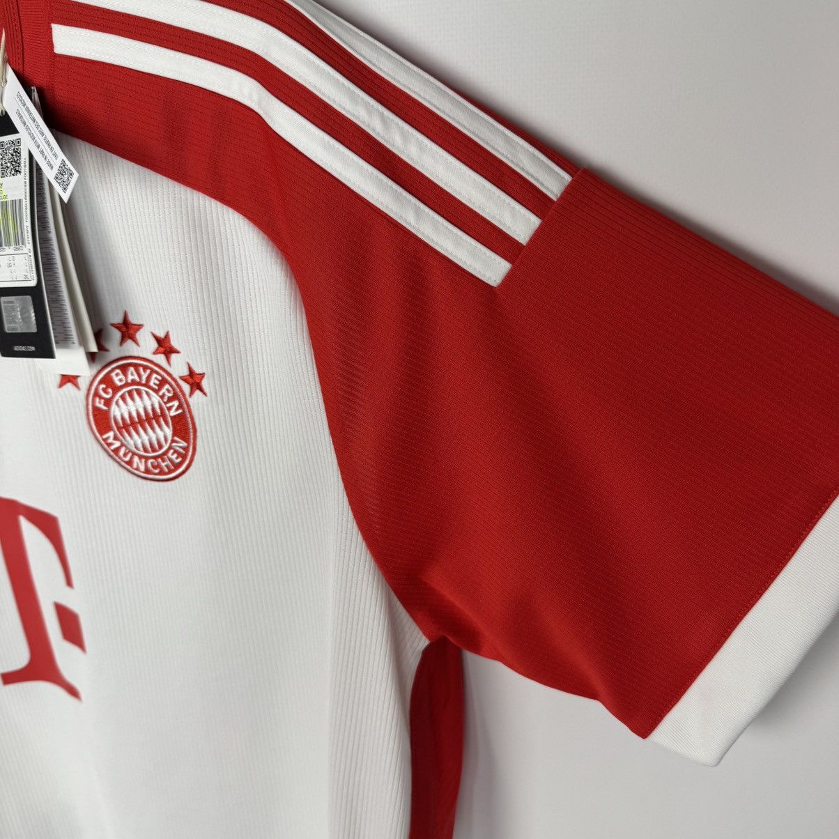 Adidas Bayern Munich 2023 Home Football Shirt Soccer Jersey Kane Size US L / EU 52-54 / 3 - 7 Thumbnail