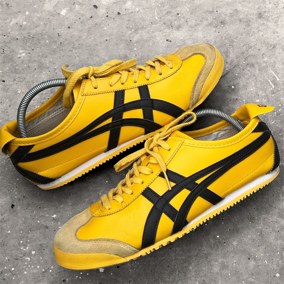 Asics ASICS Onitsuka Tiger Kill Bill icon yellow vintage sneakers Size US 11 / EU 44 - 1 Thumbnail