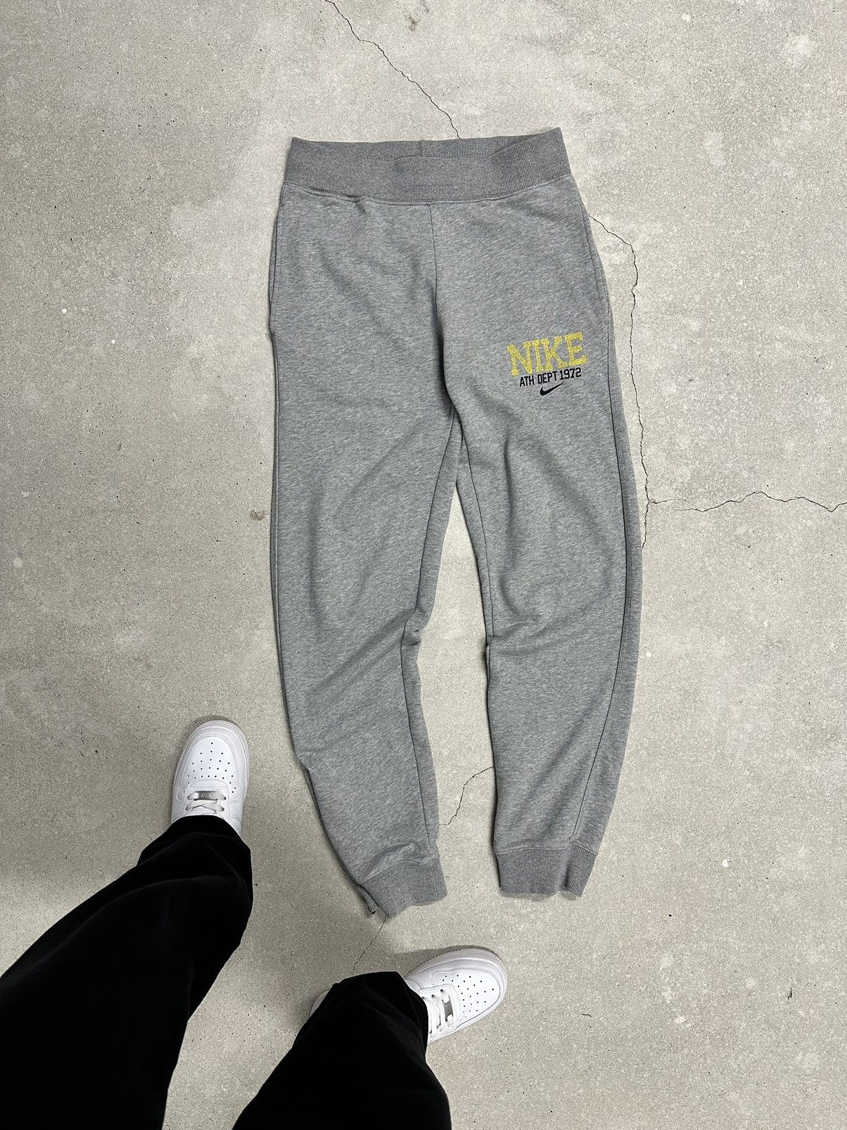 Nike Vintage Nike Sweatpants Size US 30 / EU 46 - 6 Thumbnail