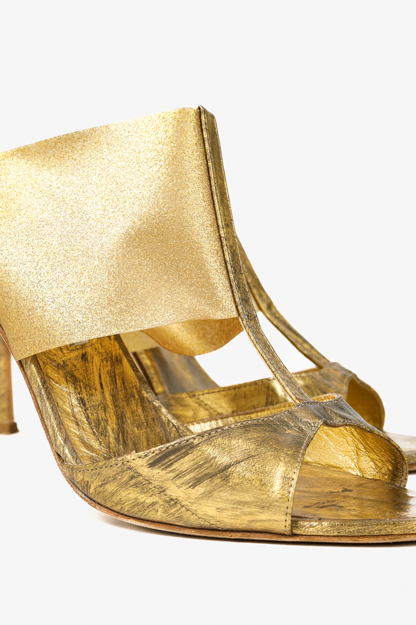 Manolo Blahnik Manolo Blahnik Rip Brushed Gold Slide On T-Vamp Heel Sandals Size US 8 / IT 38 - 7 Thumbnail