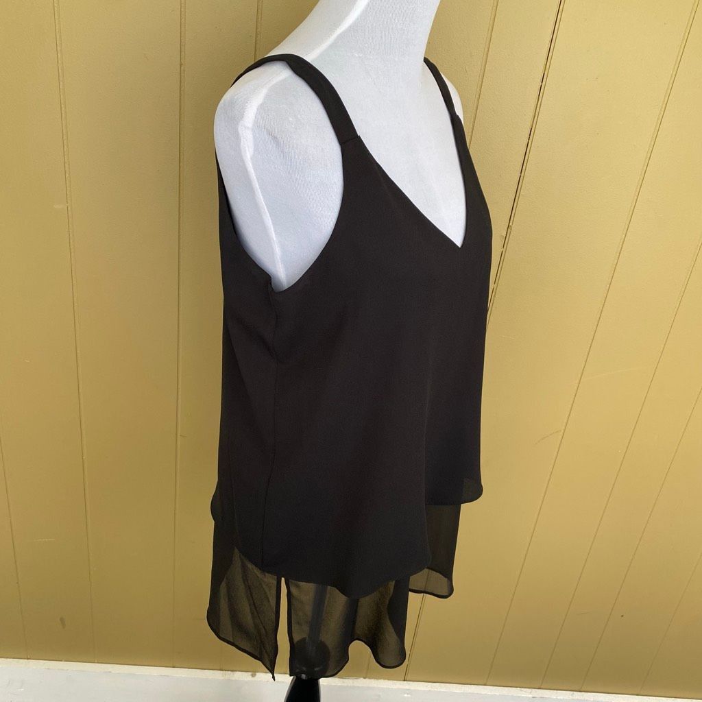 Other BCBGeneration women M v-cut tank top w/sheer overlay andnsid Size M / US 6-8 / IT 42-44 - 3 Thumbnail