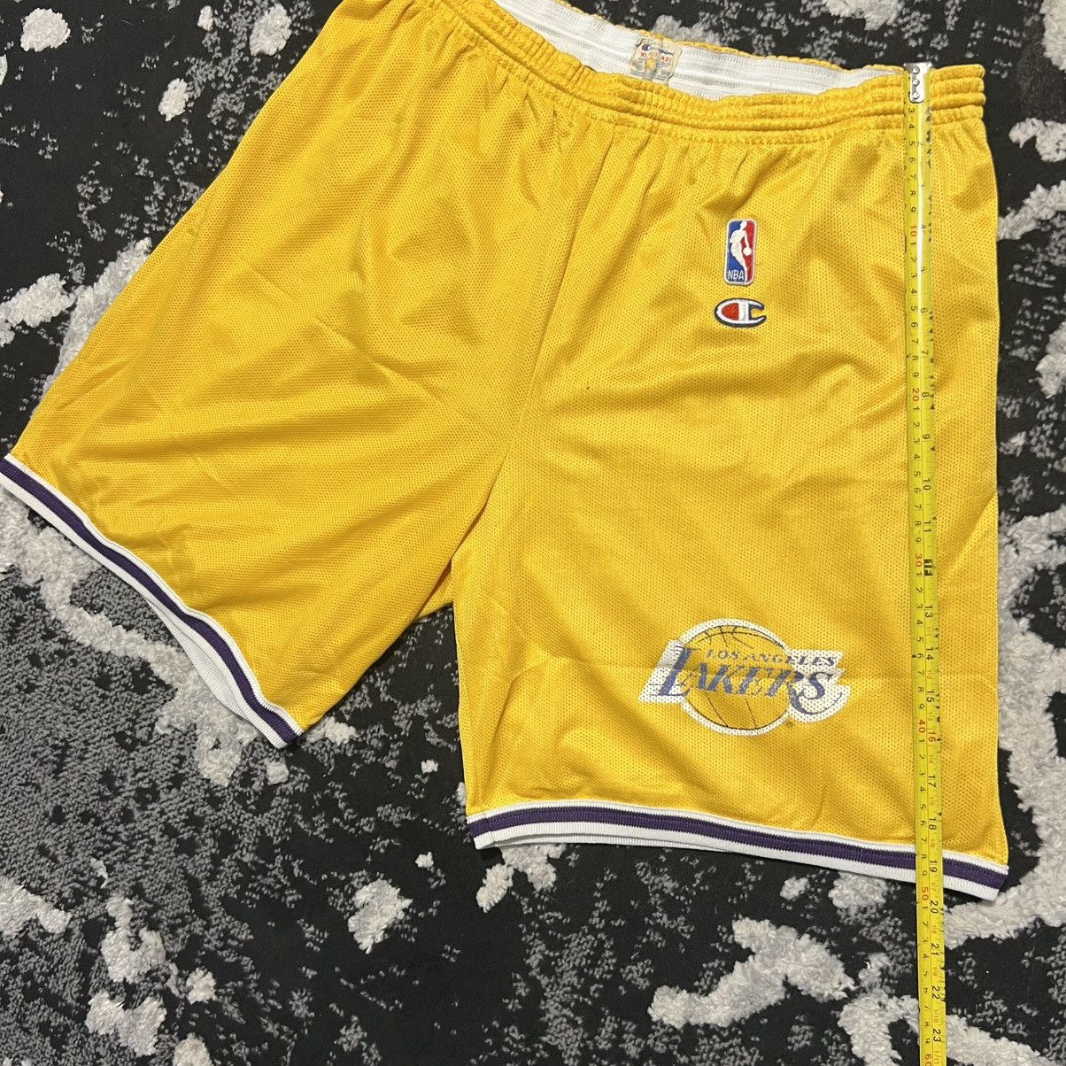 Champion Vintage 90s LA Los Angeles Lakers Champion NBA Team Shorts Size US 32 / EU 48 - 2 Thumbnail
