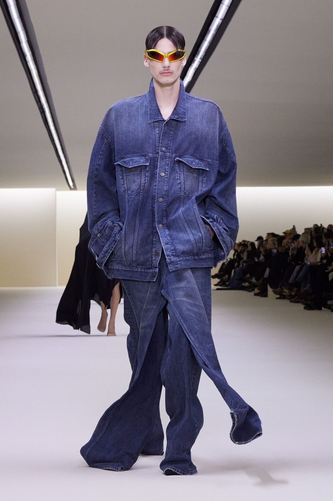 Balenciaga BALENCIAGA 23 Winter LOOK16 Deconstructed Black Denim Jacket Size US M / EU 48-50 / 2 - 2 Thumbnail