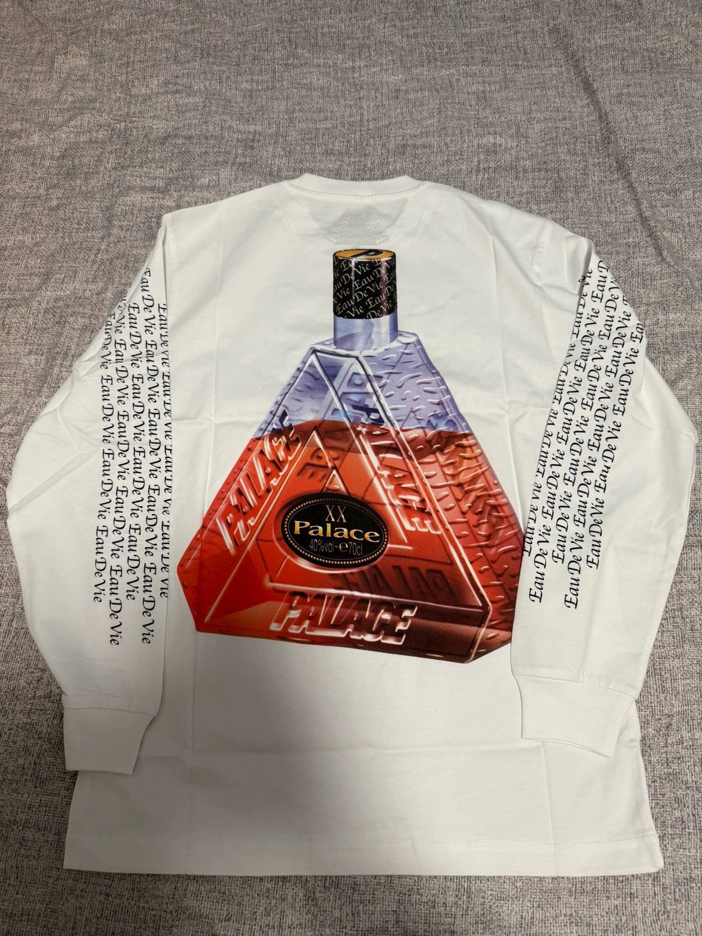 Palace Palace Remy XO Bottle Longsleeve Tee New M Size US M / EU 48-50 / 2 - 1 Thumbnail