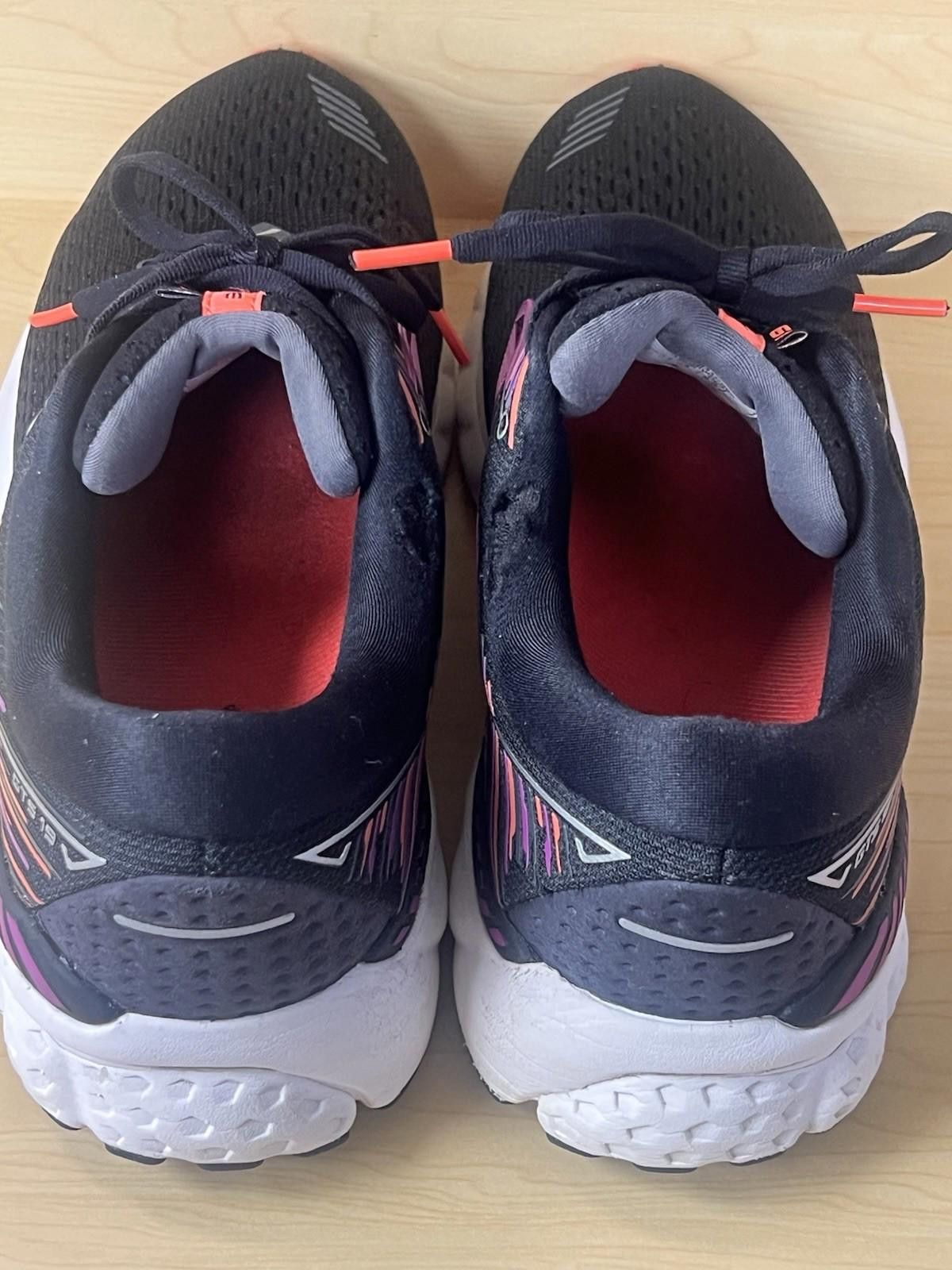 Brooks Brooks Adrenaline GTS 19 Black/Purple Running Shoes S 11.5 Size US 11.5 / IT 41.5 - 11 Thumbnail