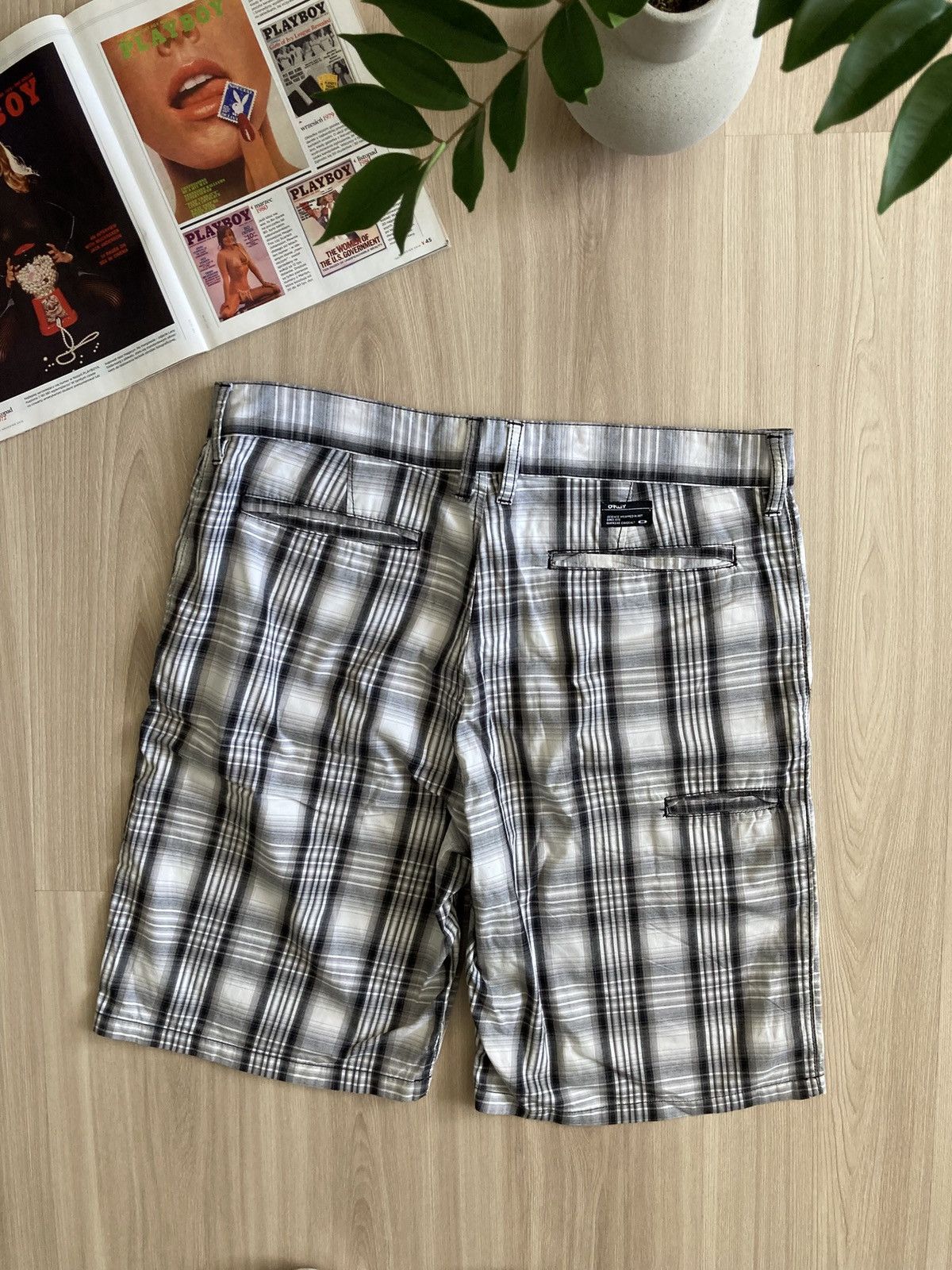 Oakley Vintage Oakley Flannel Shorts Size US 36 / EU 52 - 1 Thumbnail