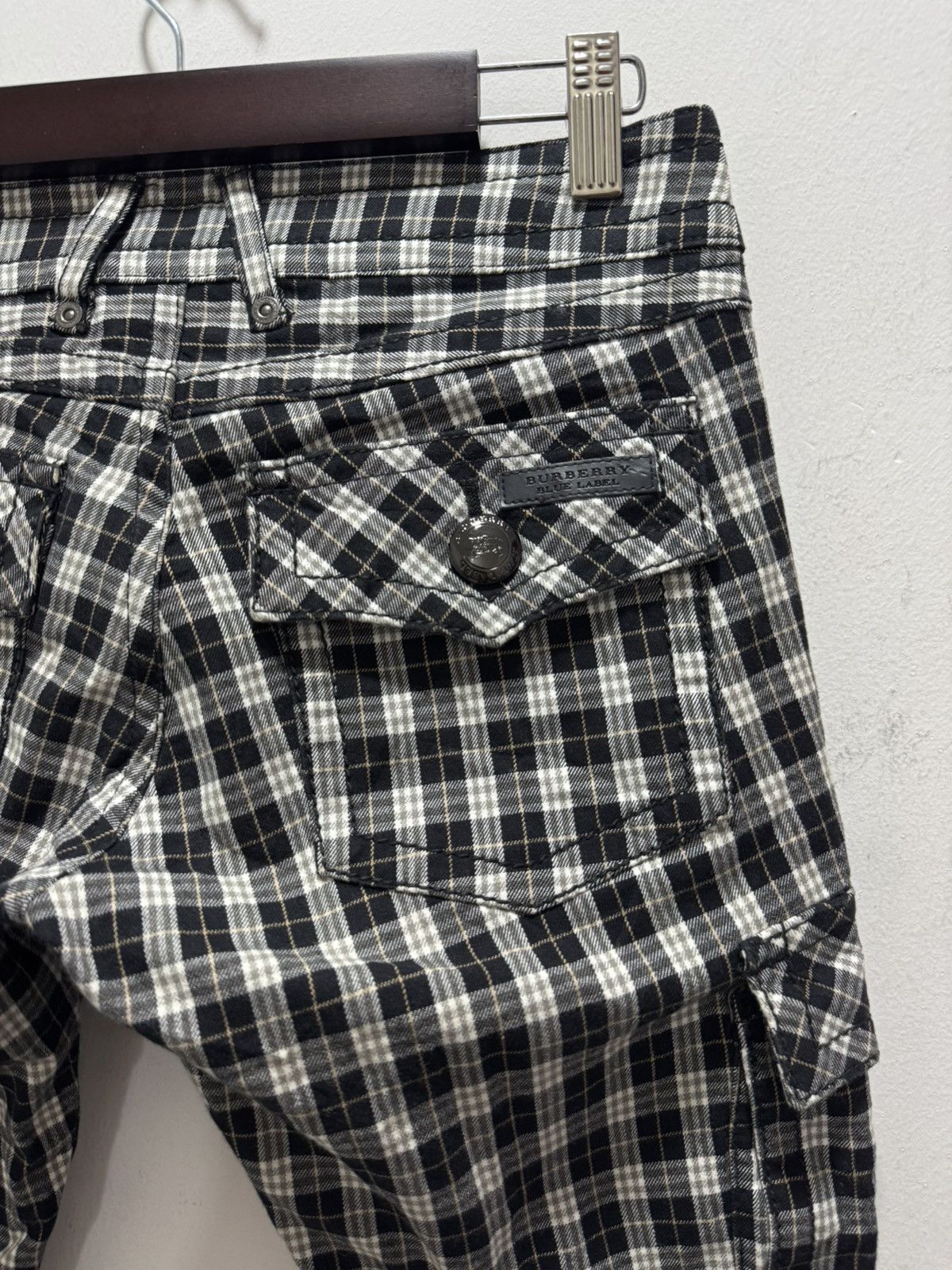 Burberry BURBERRY LONDON BLUE LABEL TARTAN CROPPED SLIM TROUSERS Size 28" / US 6 / IT 42 - 8 Thumbnail
