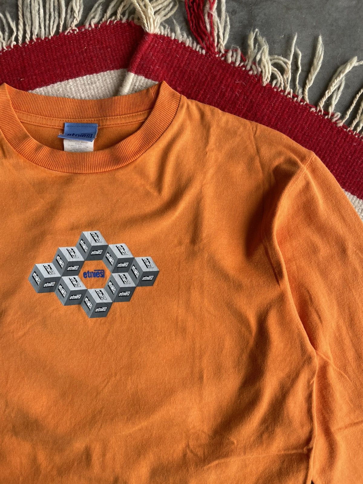 Other VTG 00s Etnies Skateboard L/S Size US M / EU 48-50 / 2 - 3 Thumbnail