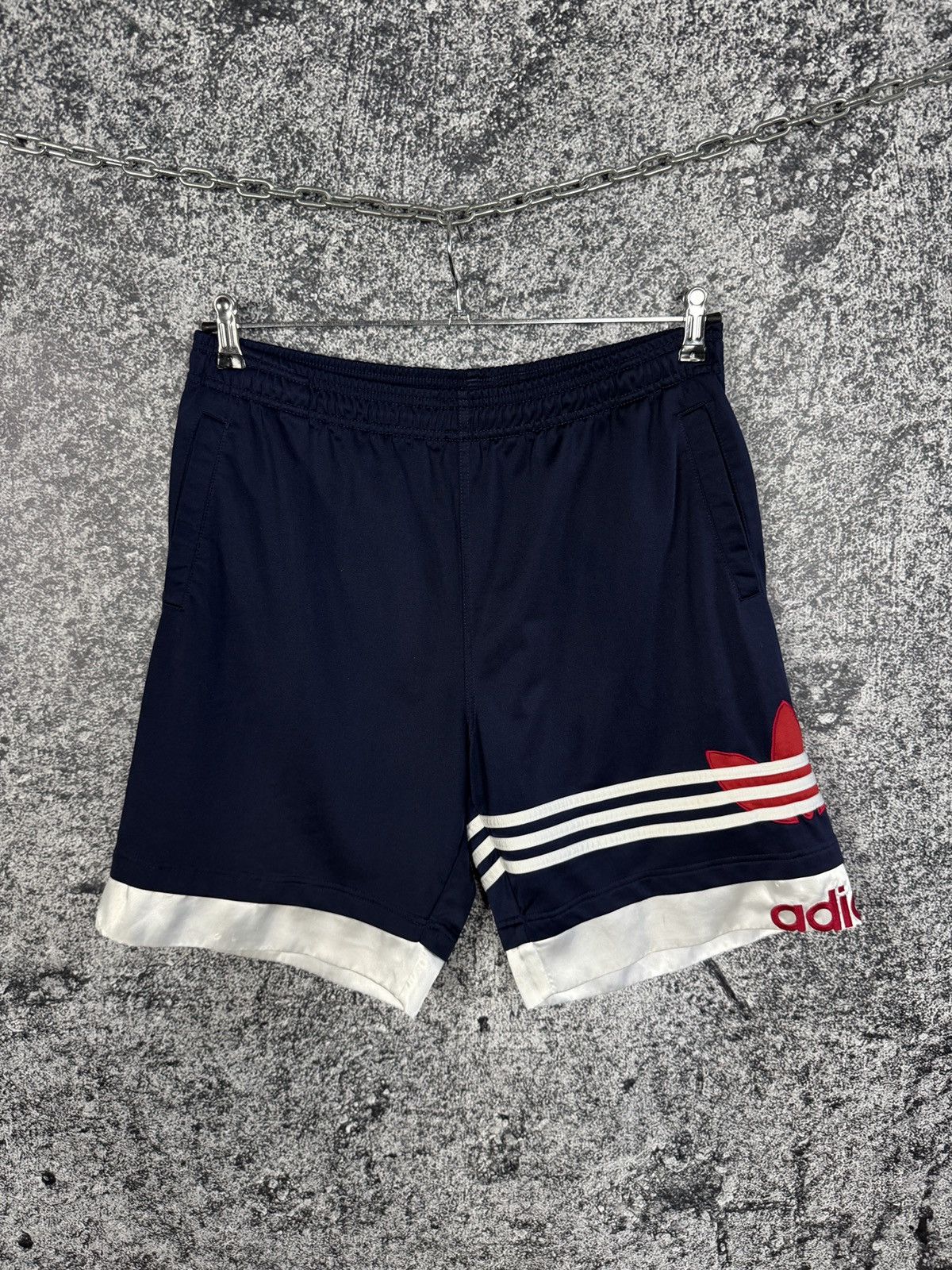 Adidas Adidas Originals Vintage 90s Shorts Big Trefoil Logo Size M Size US 34 / EU 50 - 1 Thumbnail