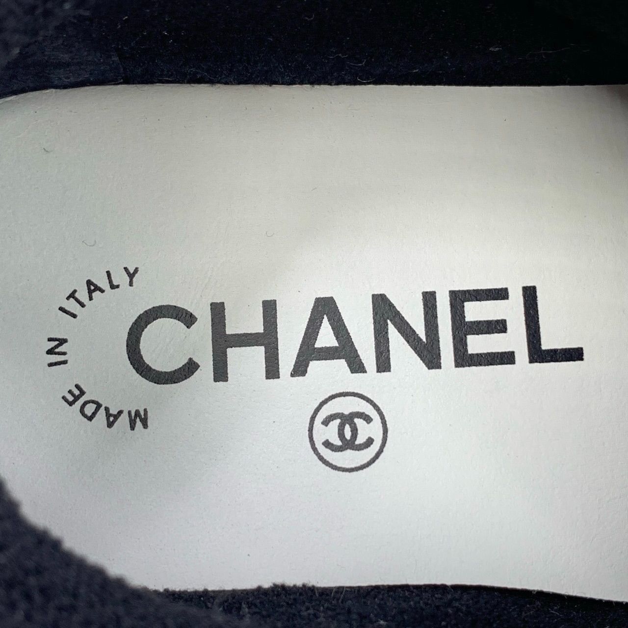 Chanel Chanel White Leather Sneakers With Black Laces & Logo Detail Size US 4.5 / IT 34.5 - 7 Thumbnail