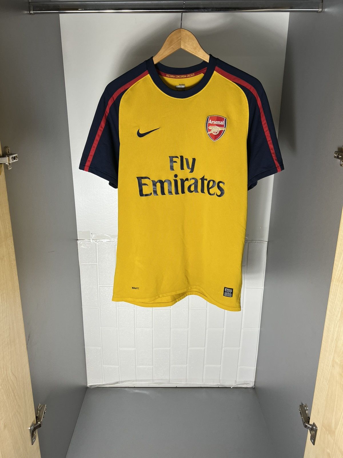 Nike VINTAGE NIKE FC ARSENAL LONDON ENGLAND SOCCER JERSEY RETRO Size US M / EU 48-50 / 2 - 7 Thumbnail