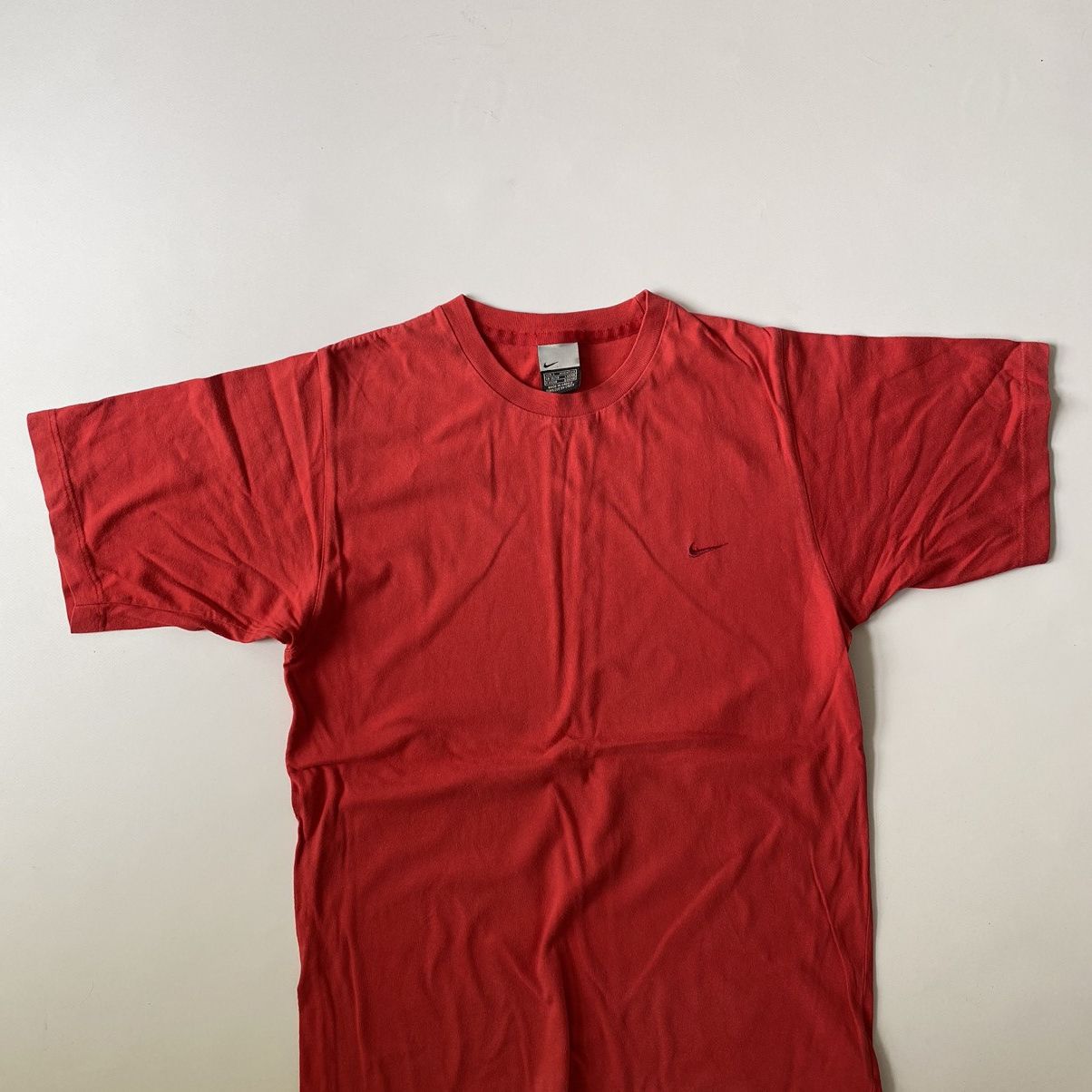 Nike Vintage Tshirt Nike Small Swoosh Silver tag Size US S / EU 44-46 / 1 - 2 Thumbnail