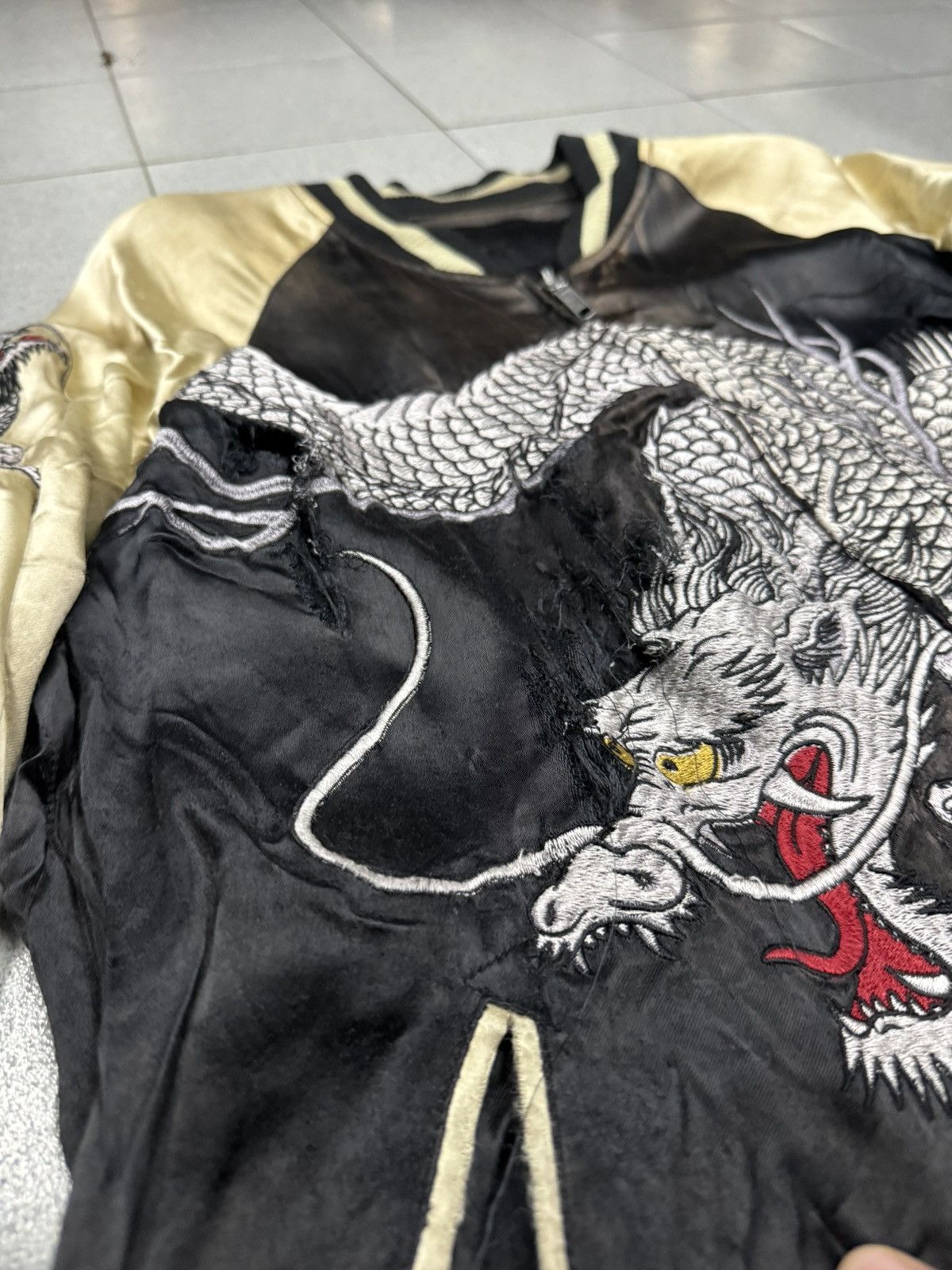 Japanese Brand VTG Ripped SUKAJAN Dragon Jacket Size US L / EU 52-54 / 3 - 10 Thumbnail