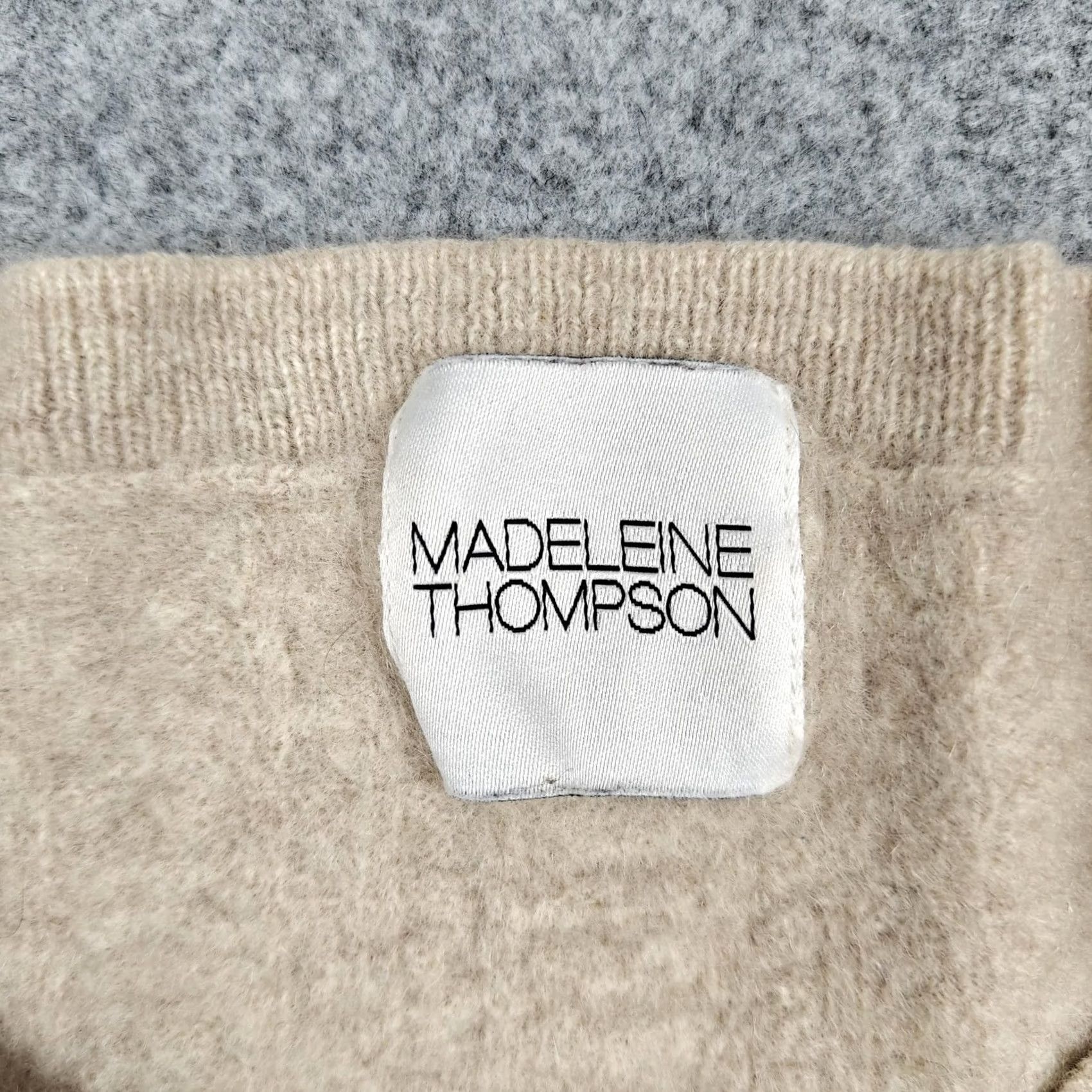 Vintage Madeleine Thompson Sweater Womens Small Beige 100% Cashmere Cable Knit Crewneck Size S / US 4 / IT 40 - 2 Thumbnail