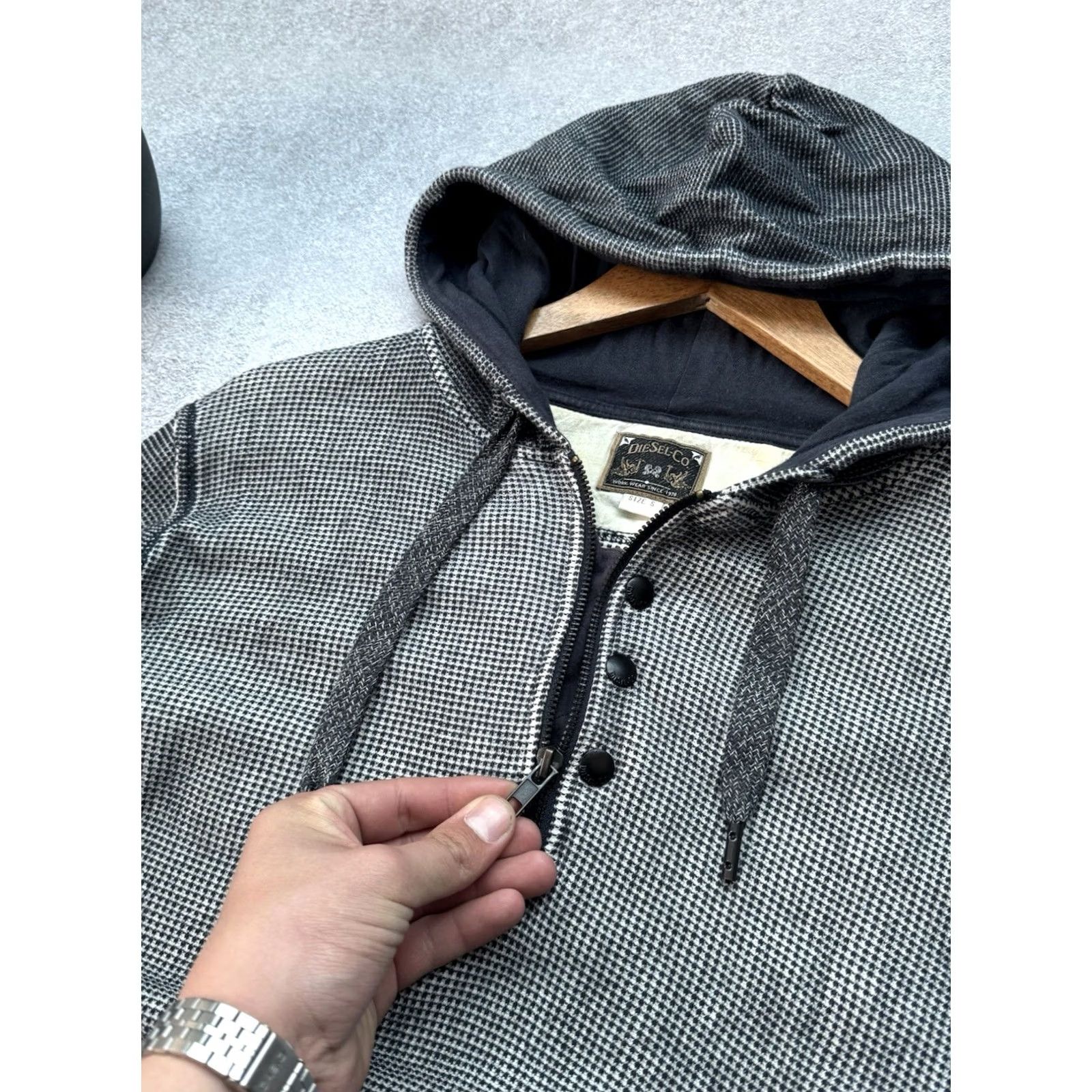 Diesel VINTAGE Diesel Hoodie Men S Knitted Zip Pullover 90s Retro Streetwear faded blue Size US S / EU 44-46 / 1 - 4 Thumbnail